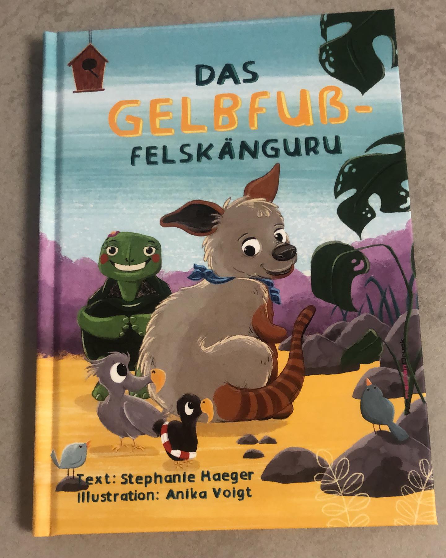 Wir haben es geschafft! Alle Bücher noch vor Weihnachten ausgeliefert. Wenn ihr auch noch ein kurzfristiges Weihnachtsgeschenk sucht: wie wär’s mit einem Kinderbuch zum Thema Artenschutz? Für Bestellungen gerne PN an mich. Frohe Weihnachten!