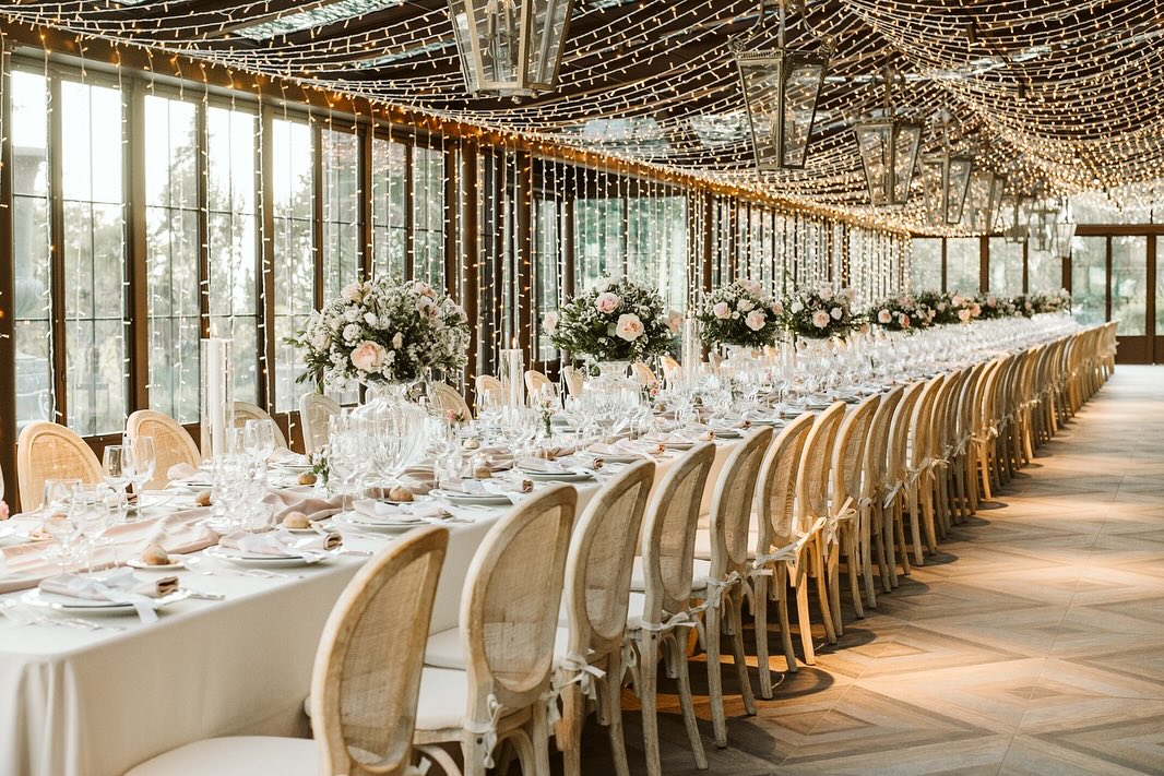 L’eleganza di un tavolo imperiale 🩵
•
#venturinocigliano #allestimenti #eventi #wedding #matrimonio #allestimenticreativi #weddingplanner #events #allestimentipersonalizzati #piemonte #allestimentomatrimonio #allestimentipersonalizzati #like4like #eventiprivati #noleggioarredi #torinoeventi #vercellieventi #piemonte #eventiaziendali #arredipereventi #festeprivate #followme #instamood #instawedding #weddingplanner #photooftheday #picoftheday #instalike #instafollow
•
@isieventi_wedding_
@arteluce_wedding_lights
@cristinalenociph_wedding
@villacimena
@eventi.e.sapori.banqueting