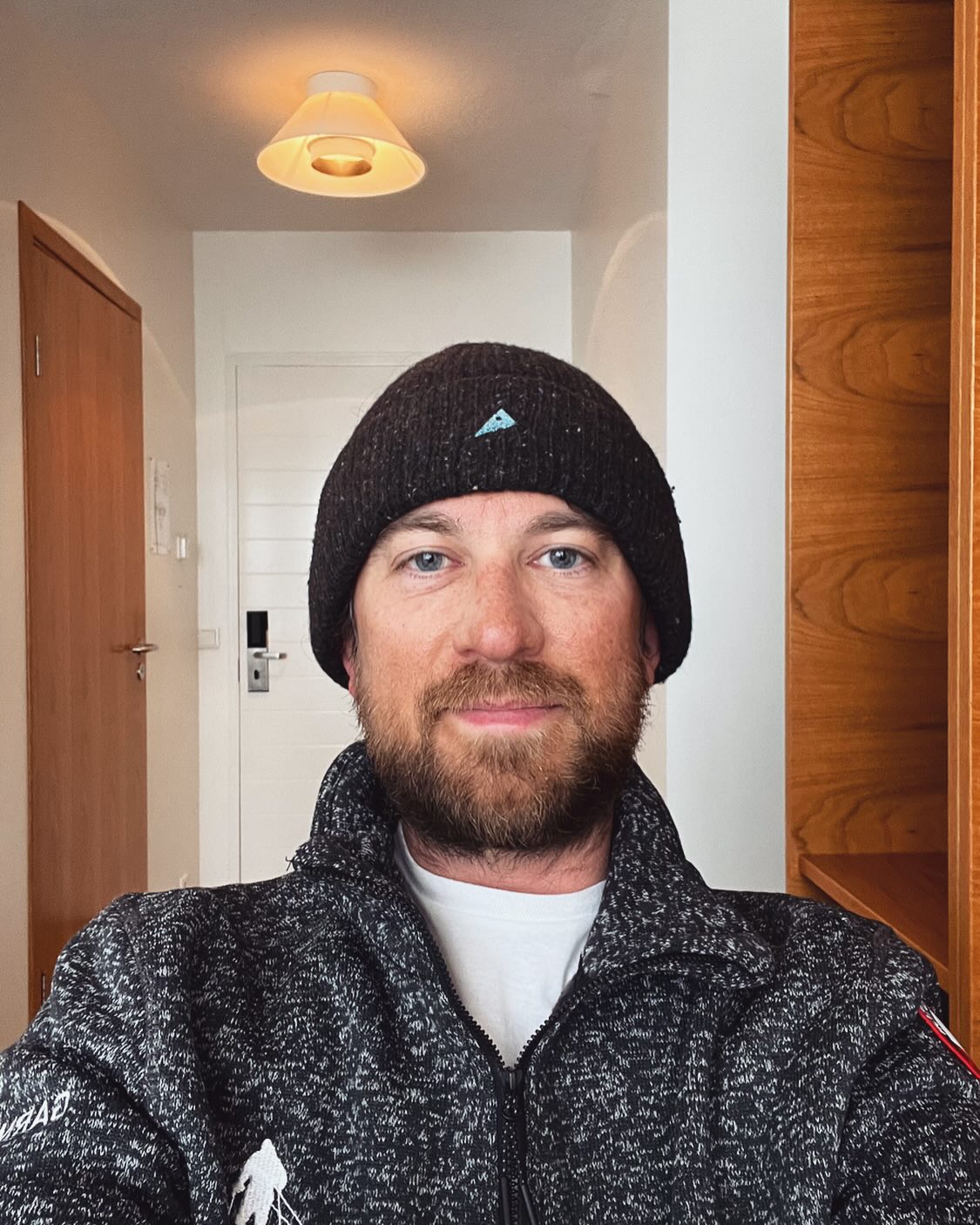 👋🏻 After some complex and pretty wild days trying to fly from the east coast of Greenland I’m back safe and sound in Iceland waiting for my flight back to the UK!
My teammates and I successfully traversed Greenland in 27 days (with 2 extra days stuck in storms) and apart from some quality wind and sun burn on my face and lack of sleep I’m back in one piece.😊
Also… I’m now officially the first ever transplant patient in the world to cross Greenland under human power alone! Wohooo! 🎉🥳
I’m getting very close to reaching my charity fundraiser target too and I’d love to celebrate reaching that goal so please donate if you can, it’s for a very important and worthy cause and you can donate via the link in my bio.😊
I want to thank everyone who has donated so generously so far and to also thank the people below for helping make this expedition possible, their amazing fundraising efforts or making sure I got across the line for what was a tough but mind blowing experience. Without all of your help, none of this would have been possible. 🤘🏻
Dad
M @manthana555 👻
Jon @e3coach
Taylor @_taylorsweitzer Annie, CJ and co @polarexplorers
My teammates on the ice (Team Mambo No.5!) Taylor, Stuart and Dirk
Simon Abrahams @simonmtnguide
The staff at Nong Khai Hospital, Thailand
The staff at Ealing and Tooting Hospitals, UK
Everyone @stgeorgeshospitalcharity
Dan @danbaxter83 and Rachel Baxter
Ryan @tatty.bry
Timmy @tim_needham_tattoo
Pics and highlights of what was one rollercoaster of an expedition to follow 🤪
This expedition was in memory of my mum who battled kidney failure for many years. She was always so proud and happy when I worked hard and achieved my goals. I hope she would be proud and happy today.
#missionaccomplished #worldfirst #greenlandexpedition #adv #greenlandpioneer #wearerab #fsgs #kidneytransplantrecipient #kidneywarrior