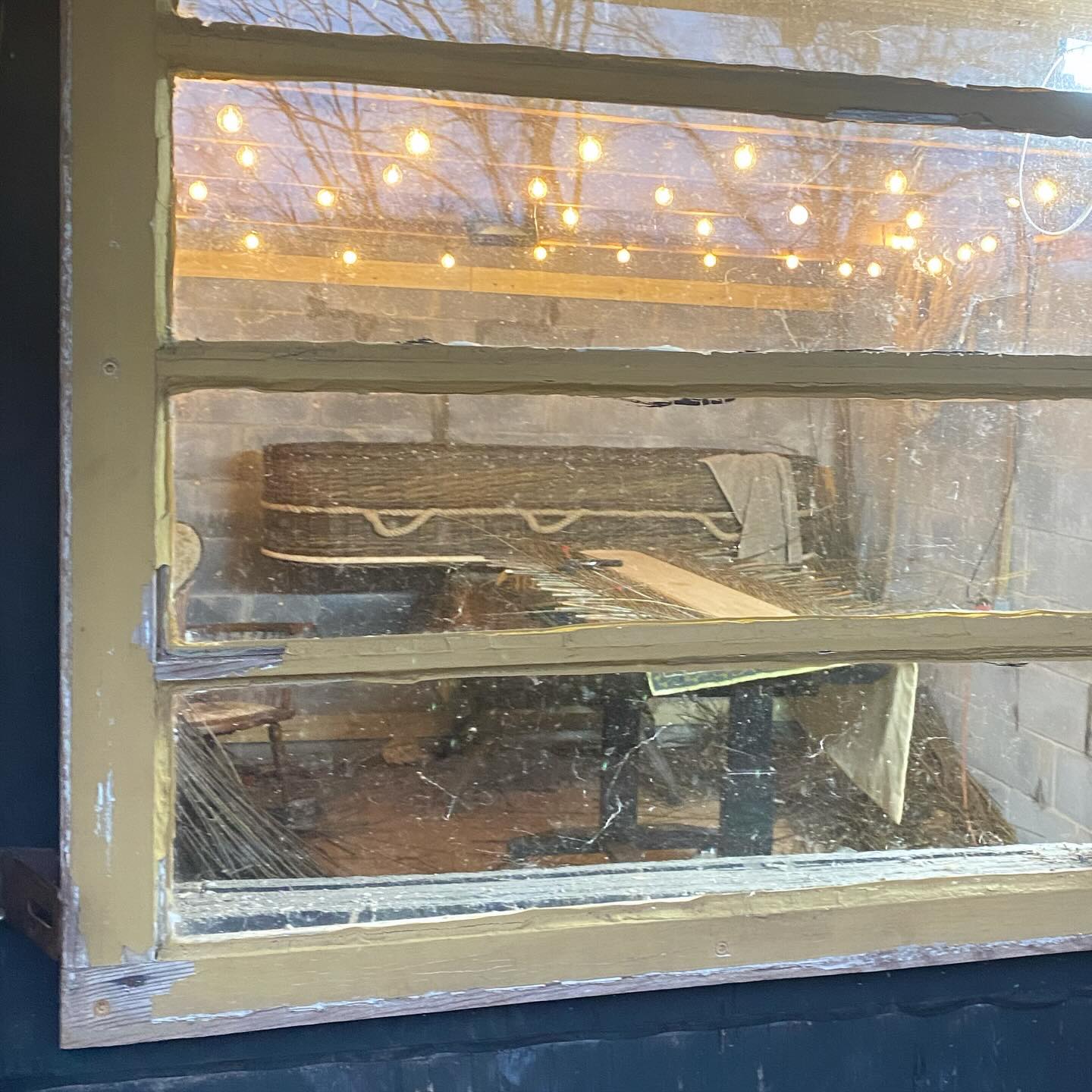 Goodnight casket, goodnight willow, goodnight sparkly lights, goodnight workshop.
#womenswork #handmadewithlove #willowcasket, #willowcoffin #naturalburial #sustainability #willow #appalachia #wncmountains #workshop #throughthewindow #sunsetreflection