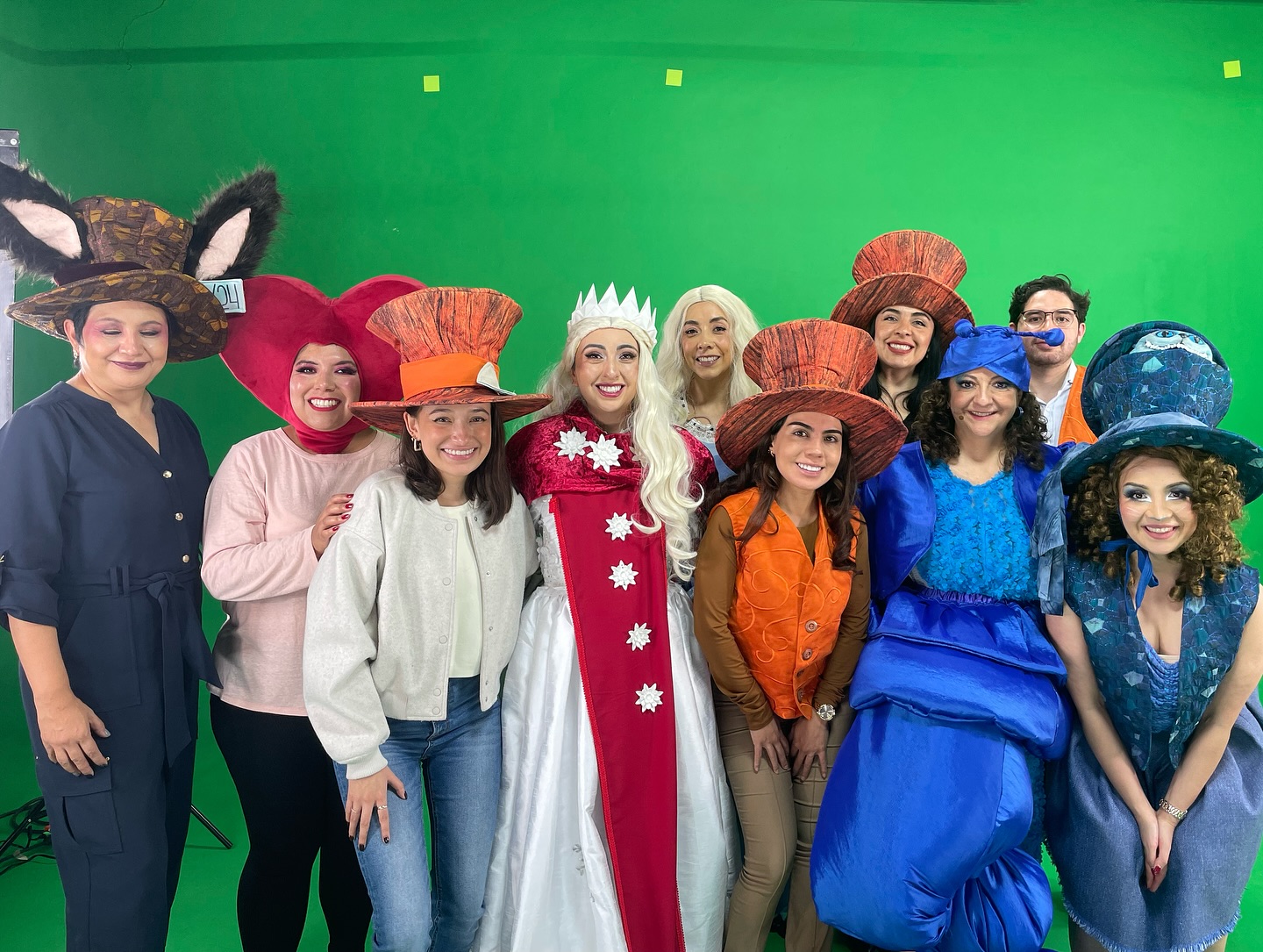 Gran día de producción para presentar el Winter plan de los laboratorios Chinoin. Realizamos en escenarios virtuales una transmisión en vivo a toda la fuerza de ventas basada en un gran storytelling lleno de creatividad, tecnología y mucha imaginación. Gracias a todo el equipo de IMAGINEERS por el éxito de este gran proyecto.