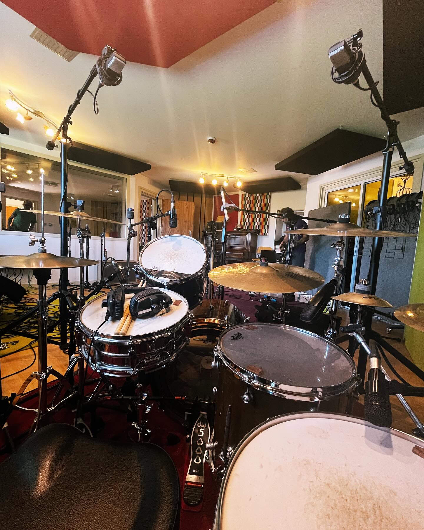 Back to work 🥁 🤘🏻👌🏻
#drummer #recording #heavymetal #dontgetitwrong #drums #recordingstudio #fsgs #kidneytransplantrecipient