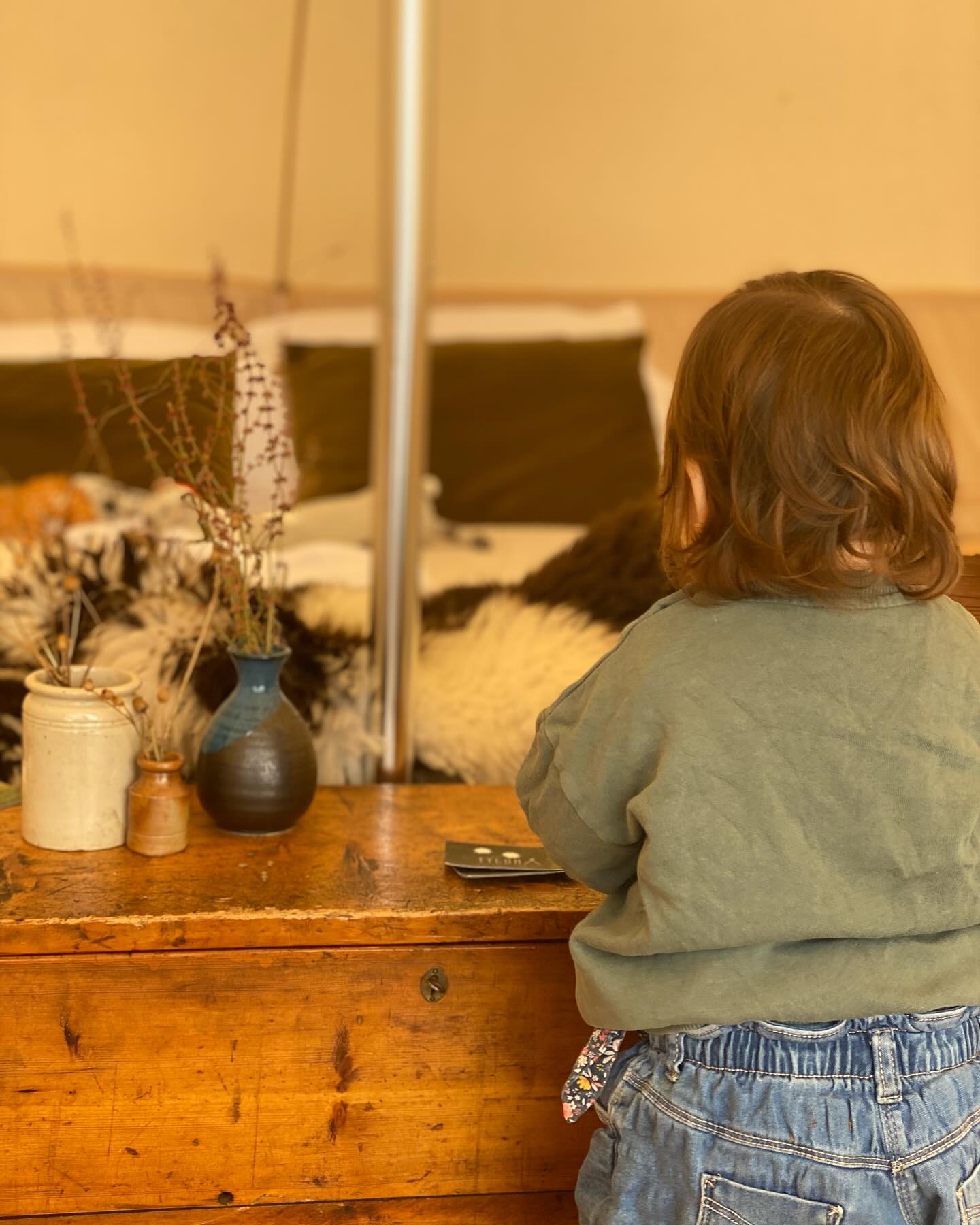 See you in three days lovely people. We’re having a short break before starting the next two busy months! Really looking forward to the semi-isolation, quietness and beauty that is Lostwithiel. Absolutely stunning location & sustainable tents/camp kitchenette by @tylda.tents 🧡 all emails/communications etc will be slower 🧡
#shortbreak #summerholidays #glamping #cornwall #belltents #familytime #sustainablecamping #leavenothingbutfootprints #takenothingbutmemories #sustainablelife