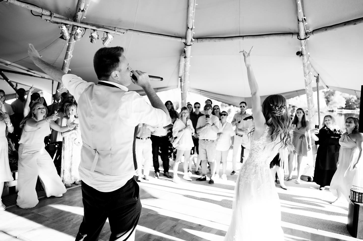 Stunning @tentariouk tipi wedding at the @fiesta.fields fields Spirit Lake venue in Surrey captured by the amazing @jameswhitephoto
We always love learning first dances for our couples so when Becky and Sam requested something a little different we were excited to make it special. Instead of a first dance they opted for a first song, singing a Dear Maria by @alltimelow after having meet at one of their gigs. Safe to say the nailed it!