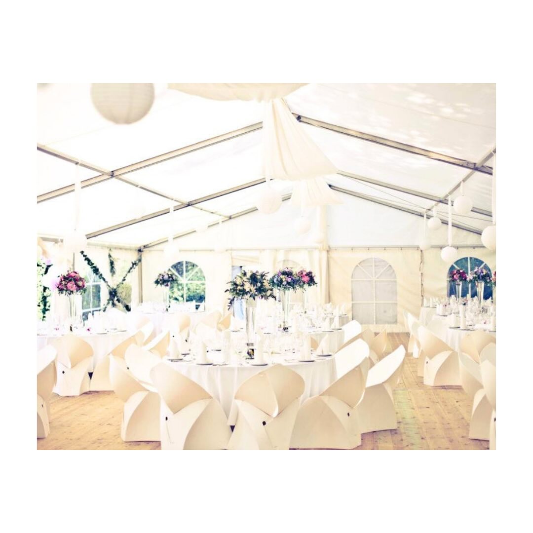 Award-winning Dutch Design: de Flux Chair! Lijkt op een gigantische envelop, verandert in een design stoel.
De designs van @fluxfurniture vertegenwoordigen een nieuwe manier om extreem platte, opvouwbare design producten te maken met een unieke uitstraling en verrassende stevigheid.
De combinatie van designlooks, praktische voordelen (opslag, transport) en personalisatie als logo’s en verlichting, geeft de designs van Flus een breed scala aan zakelijke mogelijkheden.
Simple & stunning 🤩
ACTIVITEITEN
💡 PR en mediarelaties in de BeNeLux en Duitsland
💡 Persberichten Nederlands en Engels
💡 Event management
#portfolio #communicatie #communicatieadvies #communicatiestrategie #PR #brandbuilding #marketingcommunications #pressevent #corporatecommunicatie #branding #brandmanagement #mediarelaties #marketingboodschap #illustrator #illustration #fashionillustrator #fashionillustration #interieur #design #interieurdesign #interior #interiordesign #homedecor #wooninspiratie #flux #fluxfurniture #fluxchair