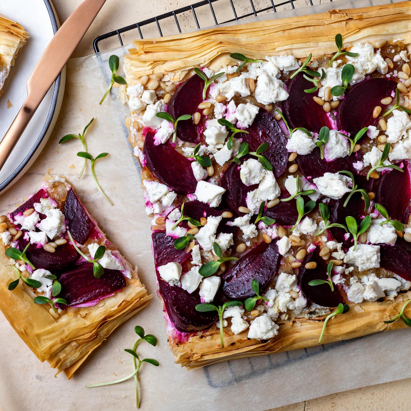 Toppa helgens festligheter med lite goda och härligt gröna solrosskott 🌱😋
Saknar du solrosskott i din butik? Fråga i butiken så kan de beställa hem! 😃
#solrosskott #nyttogront #grönt #närodlat #frånsverige #svenskodlat #groddarochskott #rödbetor