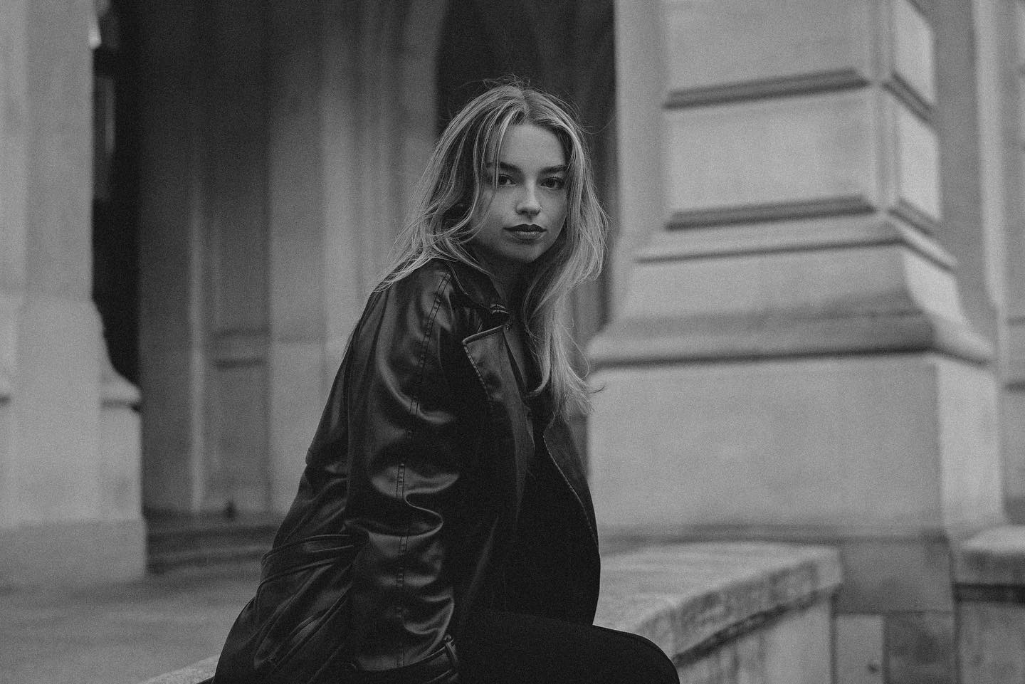 Auch ich wünsche euch mit diesen Selbstportraits ein frohes neues Jahr!🤍