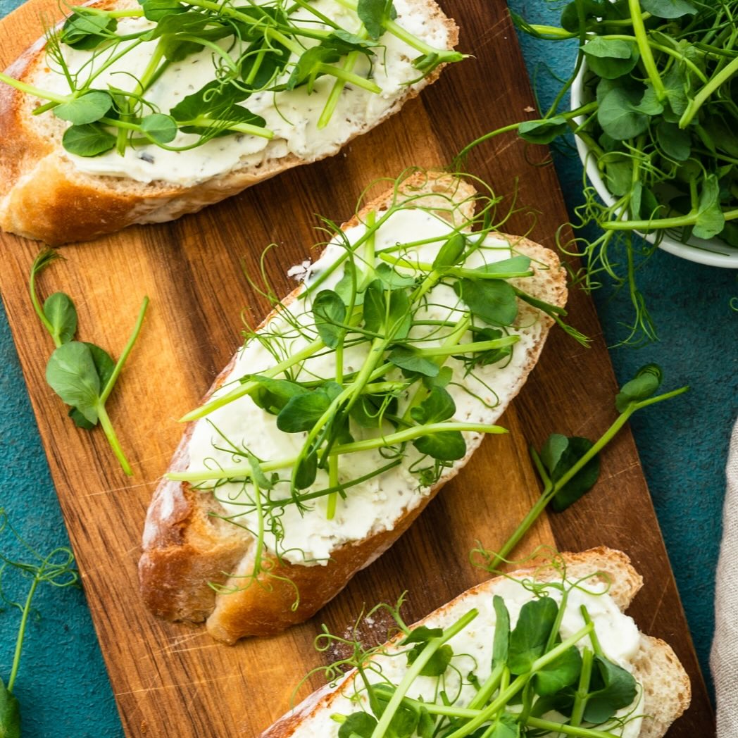 Ekologiska ärtskott 🌱
Förgyll din macka med lite svenskt närodlat grönt 💚
#ärtskott #mikrogrönsaker #eko #ekologiskt #svenskodlat #närodlat #grönsaker #nyttogrönt