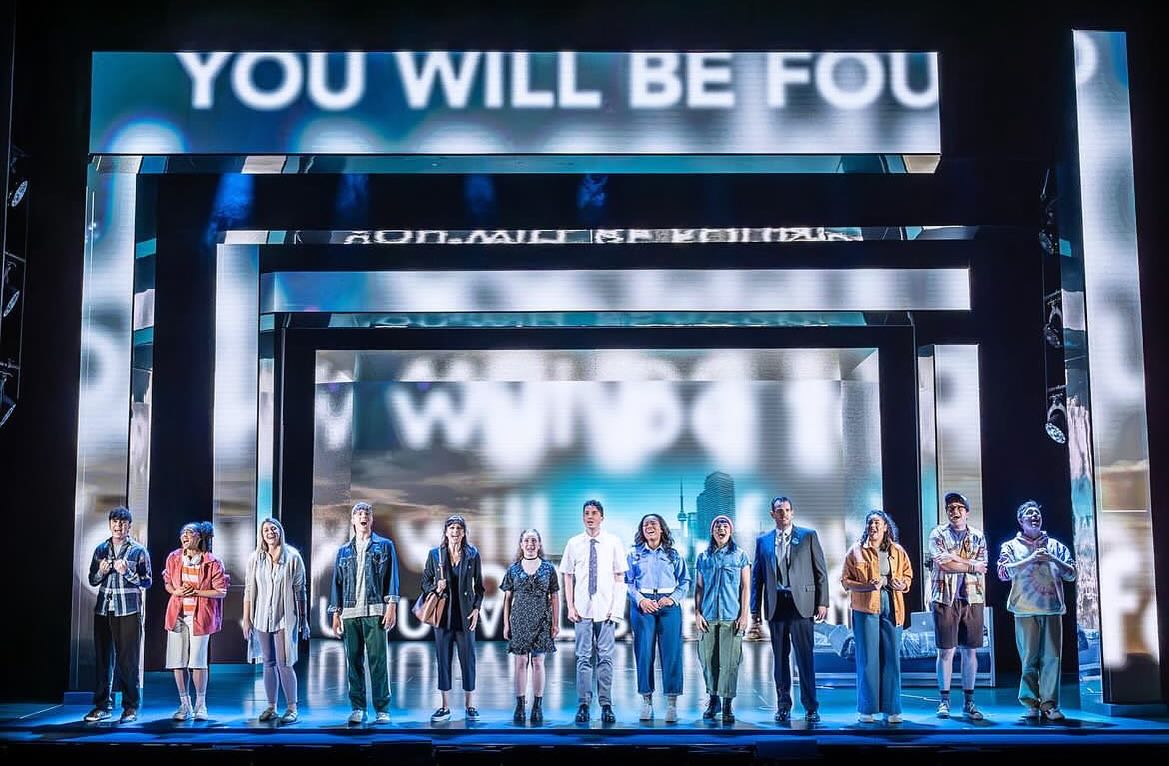 Such an incredible performance by our fabulous cast and crew @nottmplayhouse @dehwestend last night! Superb voices! Sublime! Huge gratitude to be a part of this stupendous show! #dearevanhansen #nottinghamplayhouse #dialectcoach #voicecoach #proud #grateful #gratitude #excellentperformance