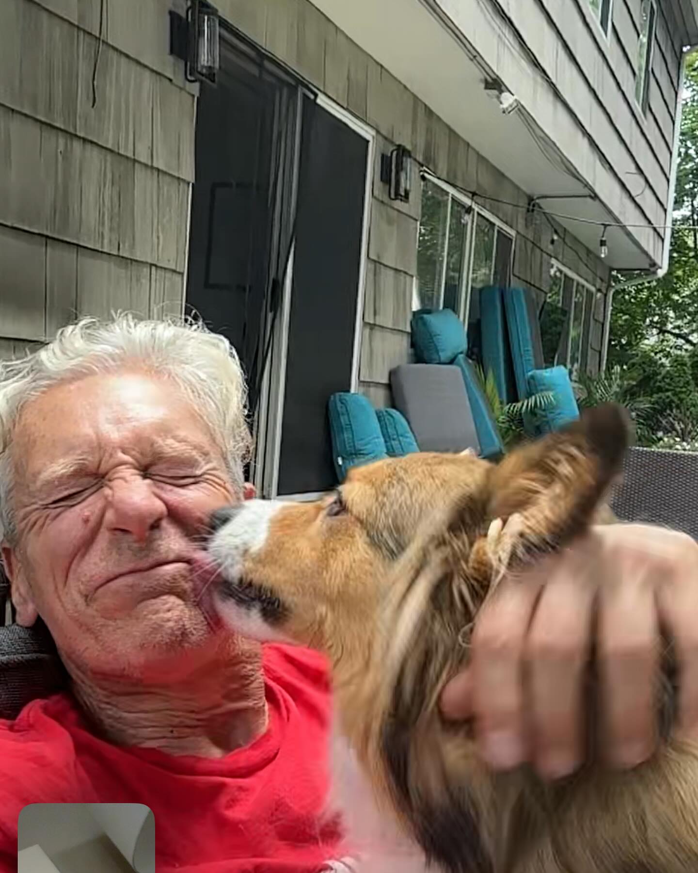 Sloppy kisses!!!💋