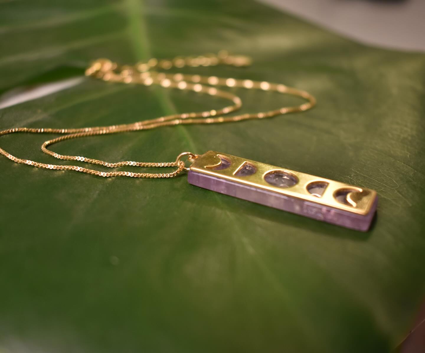 𝘽𝙖𝙘𝙠 𝙞𝙣 𝙨𝙩𝙤𝙘𝙠 ✨✨✨
Our best seller is back!
𝙈𝙤𝙤𝙣 𝙥𝙝𝙖𝙨𝙚𝙨 𝙣𝙚𝙘𝙠𝙡𝙖𝙘𝙚!
18 K gold plated necklace with moon phases pendant with a cut natural Amethyst crystal together.
Lenght:15.7” + 1.96” extension
Get yours!!! ✨
#amethyst #amethystjewelry #goldjewelry #sustainablefashion #bayarea