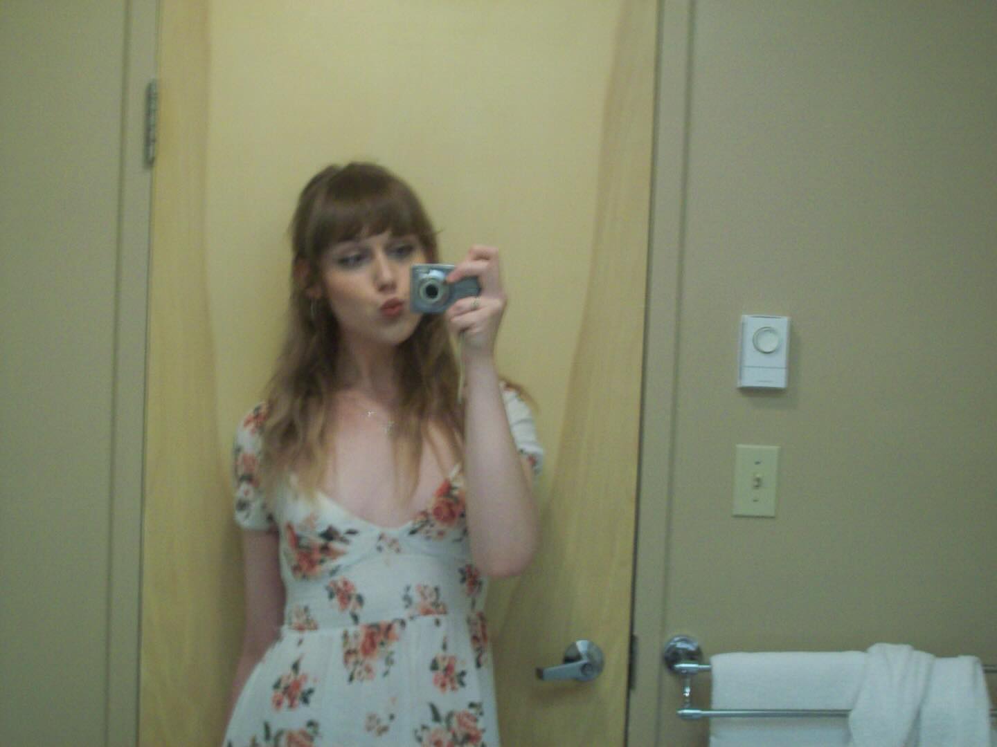 ever wanted to make my day? stream my album!! ♡