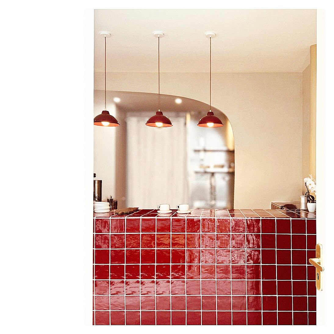 Projet Vague - Pose du carrelage www.costaudrenovation.com
#carrelage #coffeelovers #coffeeshop #Pariscoffeeshop #parisstyle #coffeeparis #restaurantdesign #architecturelovers #plandetravail #countertop #countertops #redkitchen #barrestaurant #restaurantlighting #renovationparis #vaguecoffeeshop