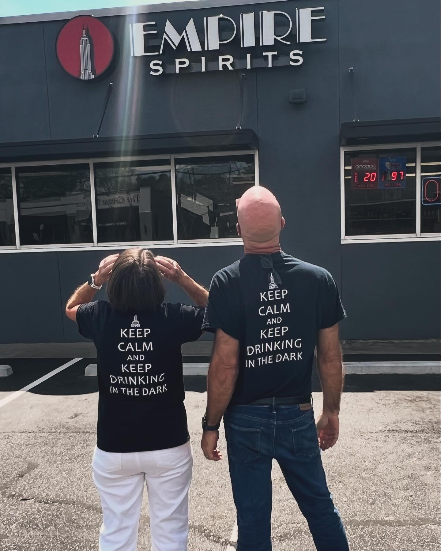 Grab your glasses and your glass (of your favorite cocktail) it’s time for the eclipse. #eclpise #onlyonaugusta #keepcalmandkeepdrinking