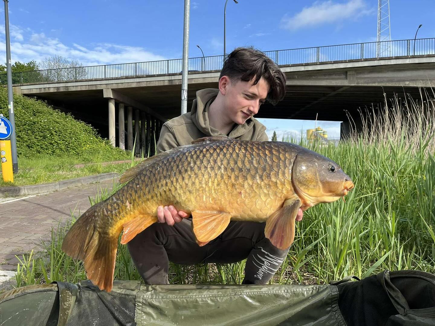 Oude kanaal krijger voor Amos!! Well done 🎣🐟
#spicysquid #sweetsquid #karpervissen #karperaas #boillies