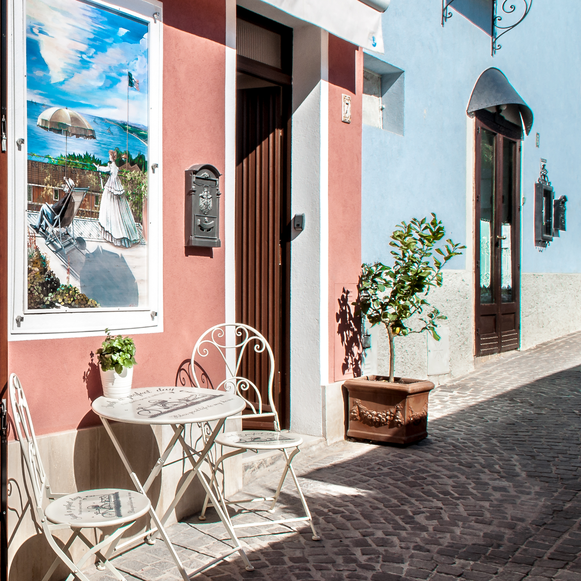 La magia nel cuore di Sirolo...💙
L'Orizzonte Relais è il luogo perfetto per rilassarsi e godere del comfort e dell'accoglienza che solo una località come questa può offrire 😊
👉🏻 Cosa aspetti? Vieni a scoprire il nostro angolo di paradiso!✨
#bedandbreakfastitaly #orizzonteexperience #bedandbreakfast #rivieradelconerocollidellinfinito #italyholiday #comfort #relax #marchetourism #rivieradelconero #terrazzasulmare #lorizzonterelais #sirolobeach #siroloturismo #sirolo