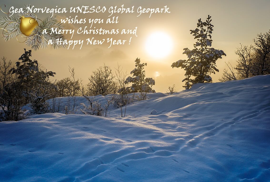 Vi ønsker alle en god jul og et godt nytt år🎄✨
#unescoglobalgeopark #unescoinorge #vinter #desember
