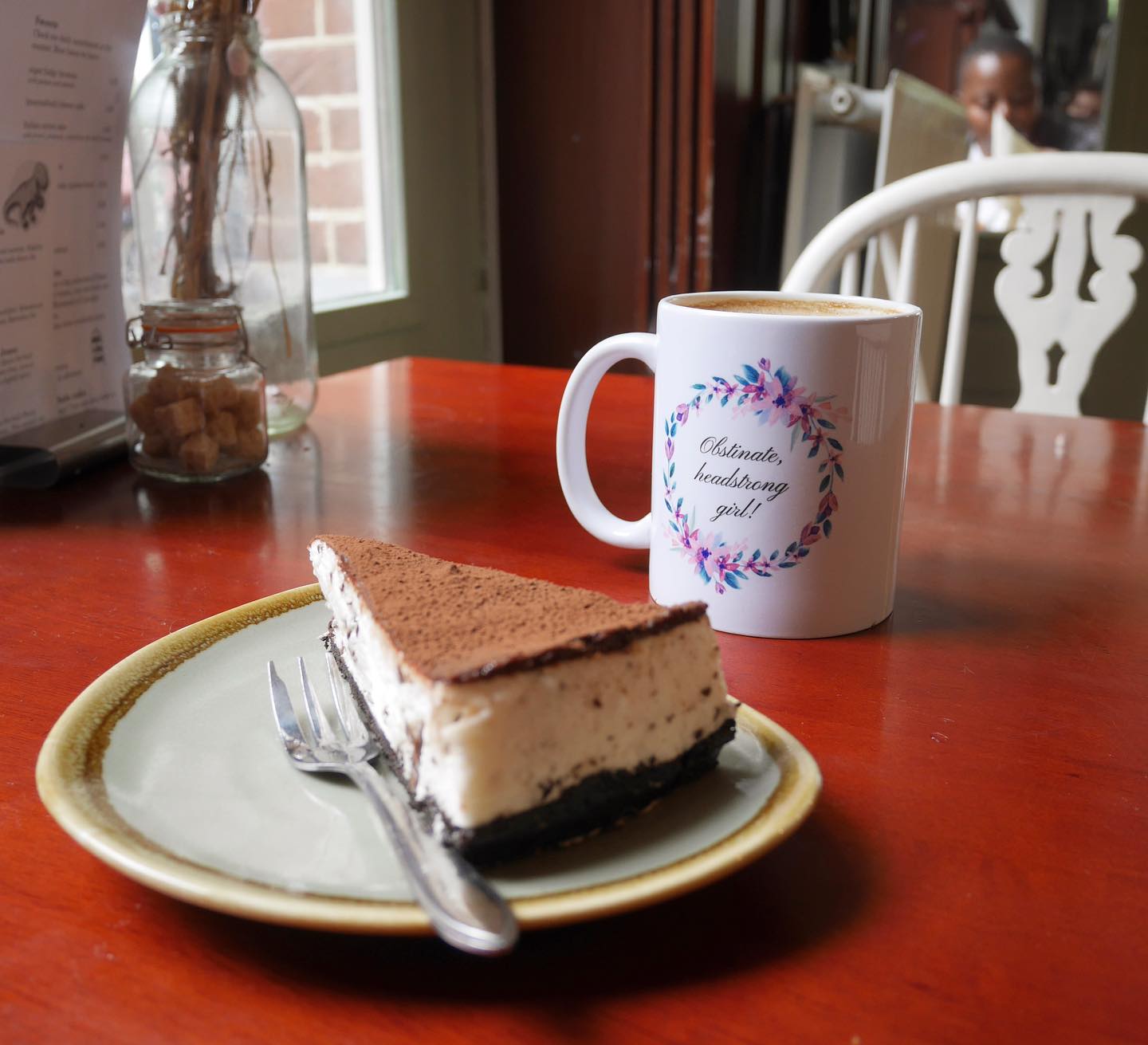 A gloomy day like today feels like the perfect time for a straciatella cheesecake!
This creamy cheesecake has an Oreo base and goes great with a cup of coffee or a chai. Once again we’ve only made a limited batch, so grab it before it’s gone!
You can find us between 10 - 17 from Wednesday to Sunday
At Haarlemmerweg 175 💚
#cozysaturdays #cheesecake #vegan #cafe #amsterdam