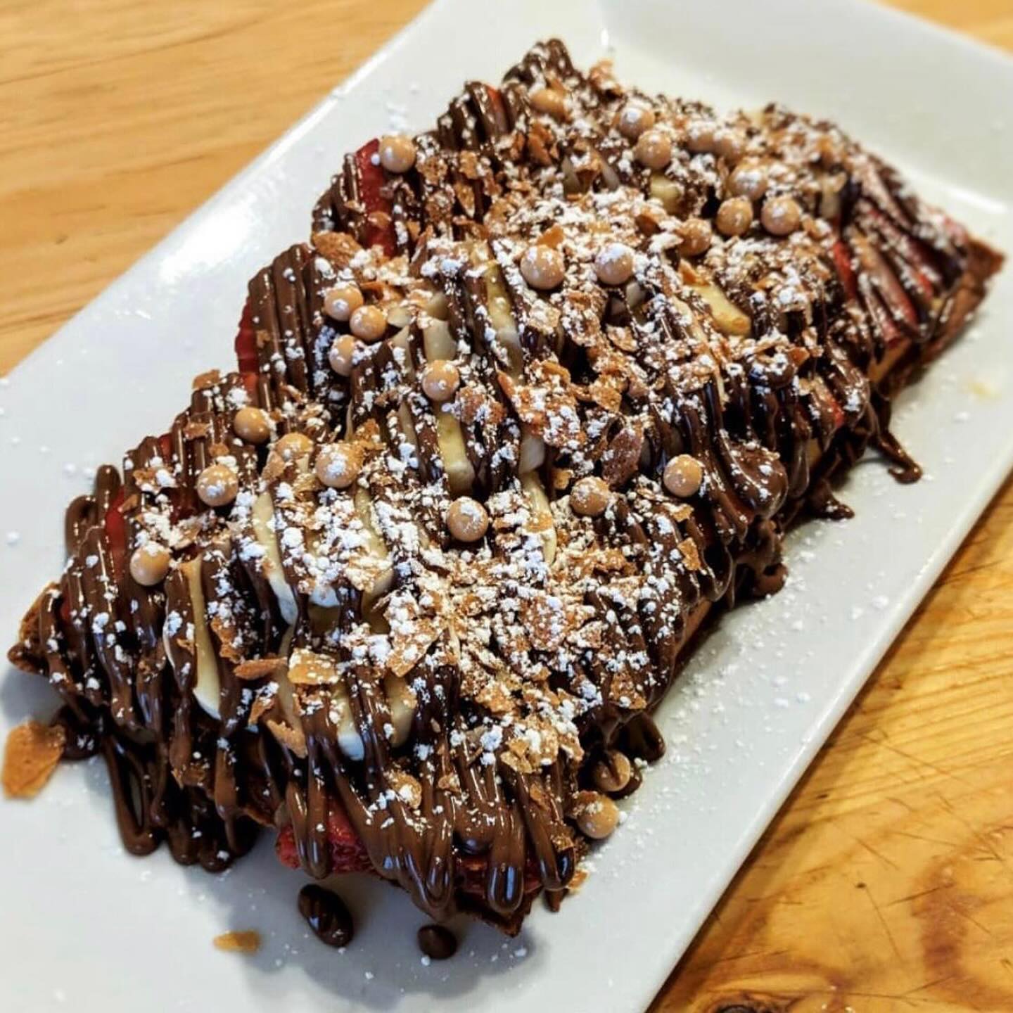 Plongez dans une symphonie de saveurs sucrées avec notre sélection irrésistible de desserts! 😍😍
Que vous préférez nos gaufres croustillantes garnies, nos crêpes légères mais tout aussi gourmandes, nous avons tout pour combler vos envies sucrées. 🍓
Venez découvrir tous nos desserts au Festin de Babette! 🥞
#restaurant #brunch #dessert #gourmandise #gaufre #crepe #divers #montreal #aufestindebabette