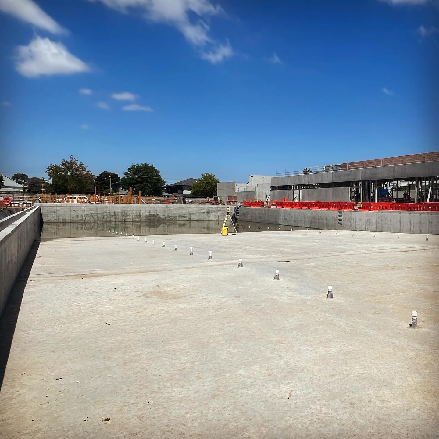 Low tide in Carnegie.
#bangonsurveying #melbournesurveyor #melbourneconstruction