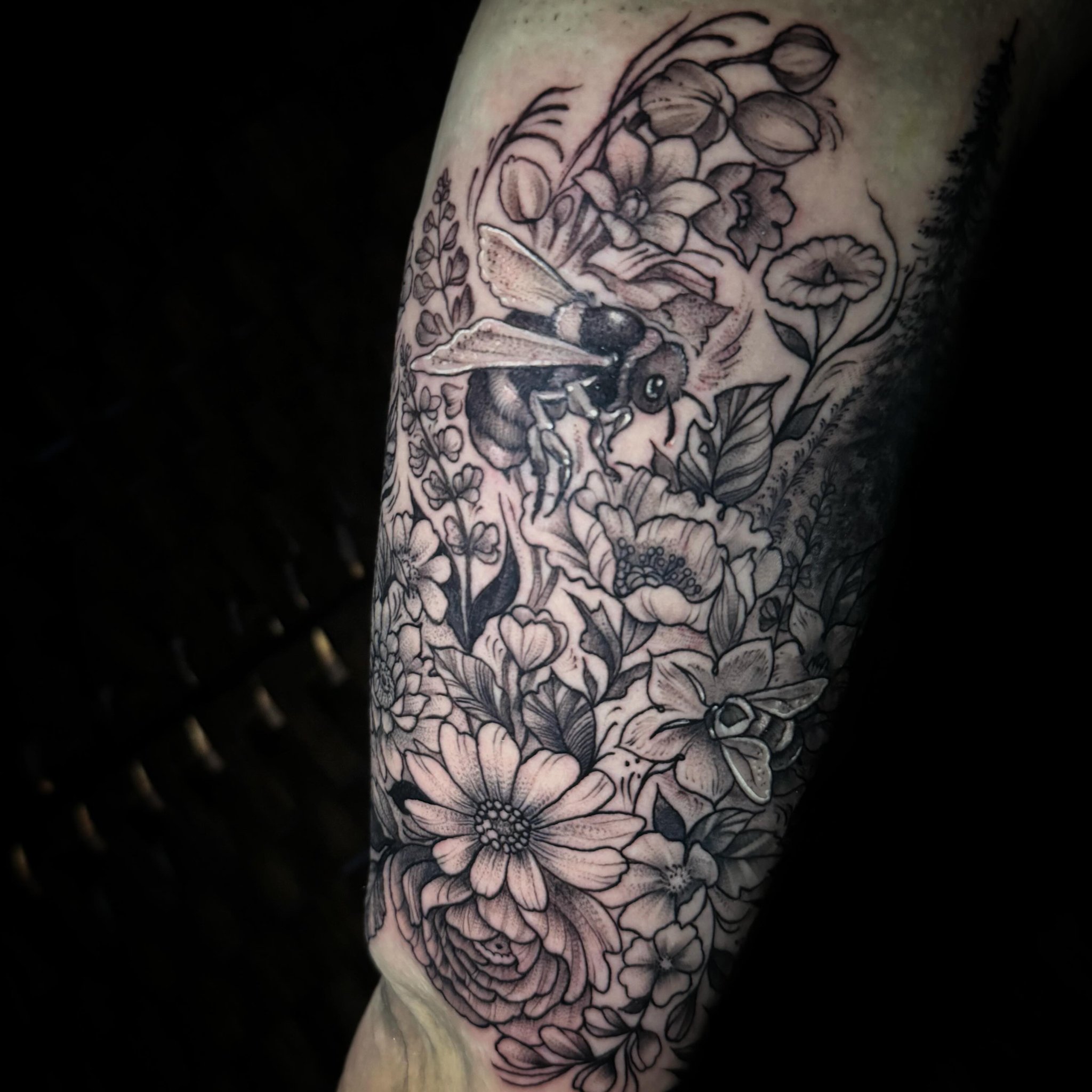 Some inner arm action. Cheers to my client for sitting like a boss!
#tattoodenver #denvertattooartist #tattoo #instatattoo #colorado #womentattooartists #floraltattoo