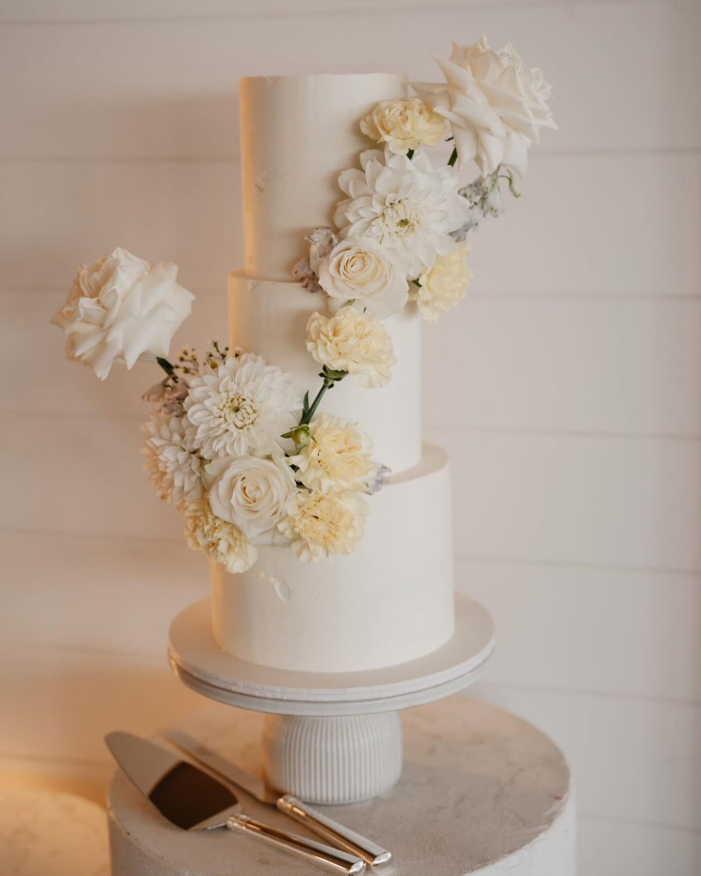 Madison & Luke
November 2023 @figtreerestaurant with
@wildernessflowers_
@byronbayweddings
@theweddingshed
📷 @ivyroadphotography
#weddingcake #weddingcakeinspo #byronbaywedding #byronbayweddingcakes #byronbayweddingcake #byronbayweddings #florals #flowers #cake #freshflowers