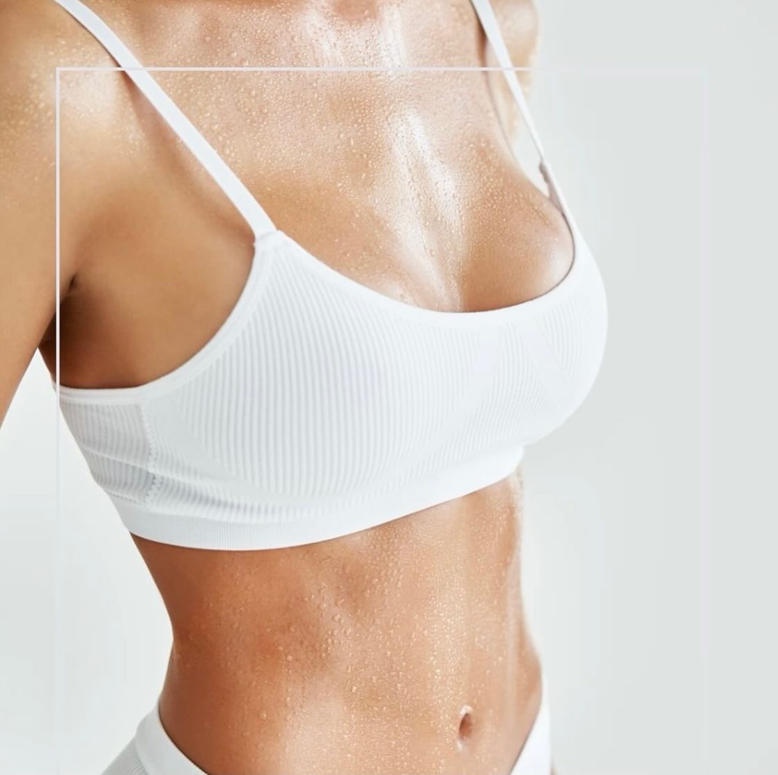 S horúcimi dňami prichádza aj nadmerné potenie 💧
Vedeli ste, že nadmerné potenie (hyperhidróza) je možné efektívne redukovať botoxom za pár minút ? 🤔
A to nie len v oblasti podpazušia, ale aj v oblasti dlaní, chodidiel či na iných partiách.
Doprajte si pohodlné a voňavé leto bez potu ☀️
#hyperhidrosis #hyperhidrosistreatment #estetickamedicina #potenie