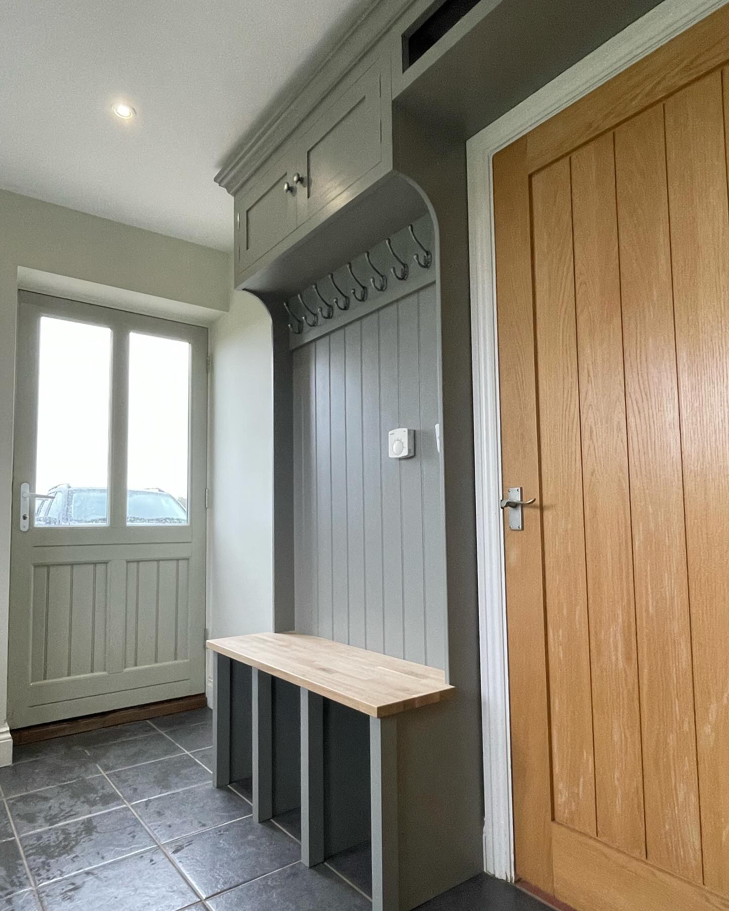 An awkward spot in an existing utility room transformed into a very handy boot room storage. Two cupboards, tongue and groove, a seat and underneath storage for wellies and shoes that’s all you need. #bootility #jharriskitchens #utility #bootroom #handmadekitchen