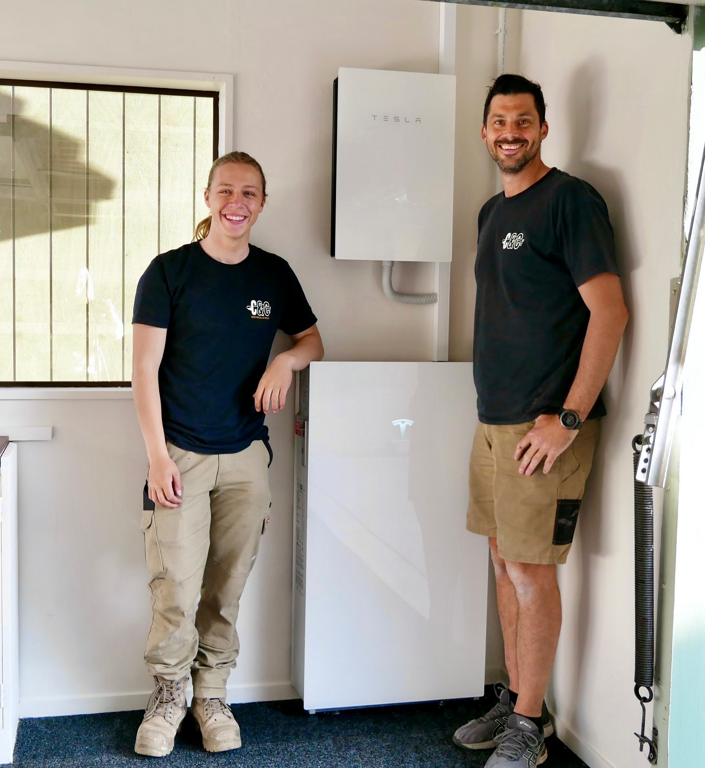 BIG NEWS! We take immense pride in our ability to provide cutting-edge solar services, including being certified @teslaenergy installers.
And yesterday, we installed the FIRST Tesla Powerwall 3 in the North Island!! (The other is sitting pretty in Christchurch as of yesterday).
Powerwall 3 is Teslaโs third iteration of battery storage. It essentially enables you to capture more solar, avoid peak pricing, withstand extreme weather conditions and potentially earn by selling energy back to the grid.
All commissioned and operational - a happy Tauranga customer ๐