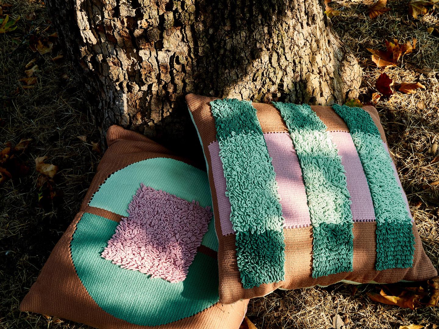 We had a long, beautiful Fall! 🍂🍁
Made to order: 80 x 80 cm floor pillows handwoven in Varna in @dzevstudio 📸 @irisphoto_graphy