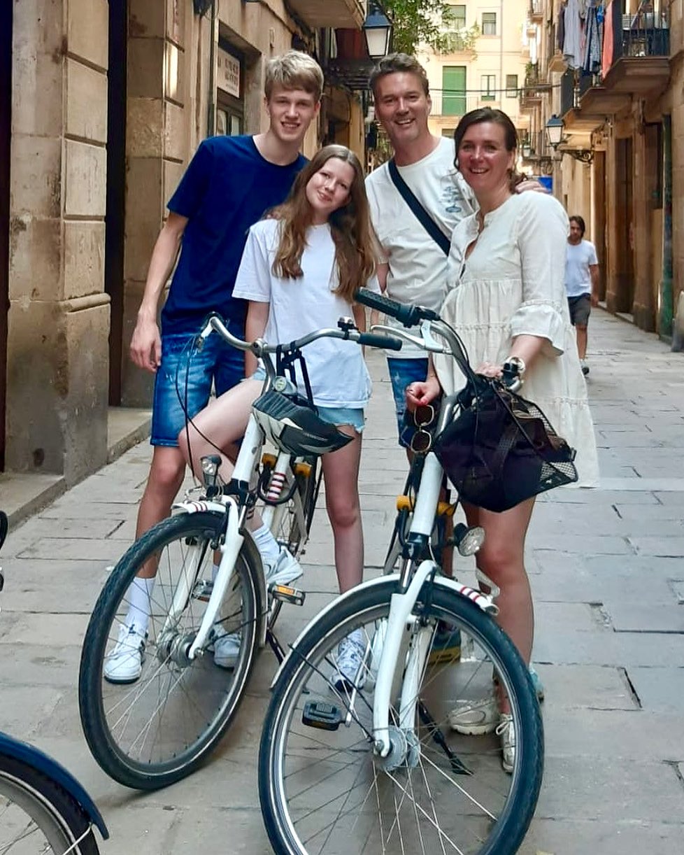 Er zijn alweer veel families met ons op tour geweest dit jaar en de komende weken tijdens de zomervakantie gaan we nog vele gezinnen de highlights en kleine steegjes van Barcelona laten zien! 🚲 ☀️