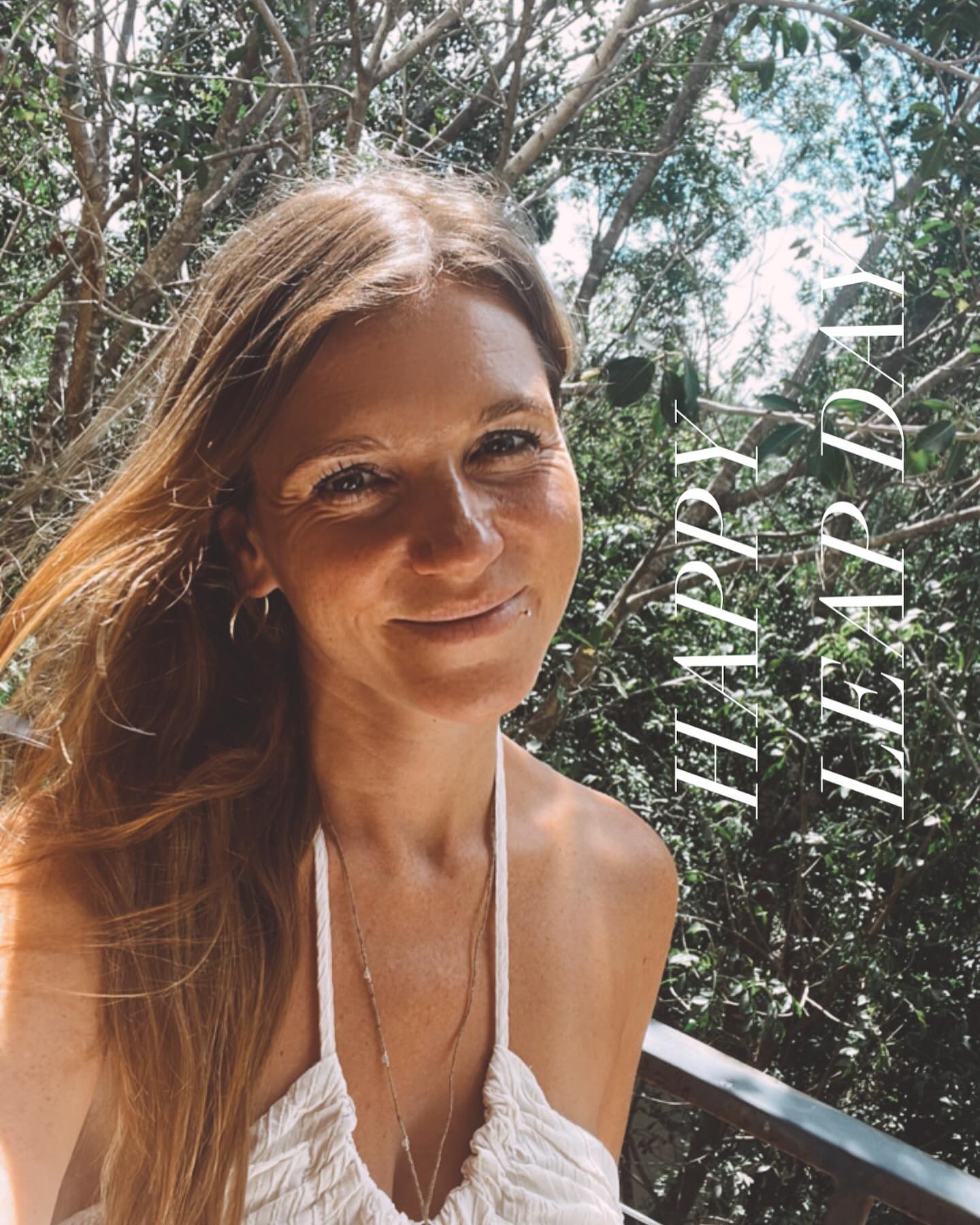 Yesterday I moved out of my comfort zone and led my very first online circle to set intentions and energetic alignment for the leap day. A day that is given to us every four years to bring our calendar back into line with the solar system. A day of extra time for us. A day that can bring so much magic 🤍✨
As much as I like to use time productively and move my projects forward, it has become all the clearer recently that we can only find lasting fulfillment and achieve our heart’s goals with joy if we have a stable inner foundation. So I’m using this extra day for myself. For my own strengthening, for my needs, to connect with my heart’s vision and to build my inner foundation for it.
Can you still remember where you were on February 29, 2020? I do. I was in a psychosomatic clinic for 7 weeks because of burnout. I wasn’t feeling well there at all, but I already knew I wanted to become a digital nomad and coach. It’s amazing what has changed since then. My whole life, actually.
No matter what your last 4 years have been like, I want you to know that you’re not starting from scratch again. No matter what they were like, you have moments you can be proud of and you have resources you can continue to use.
The question is: how do you want to live the next 4 years?
Here are a few journaling questions that we also did in the Circle:
1. what is your heart’s goal for the next 4 years?
2. what are your top 3 resources that will help you achieve it?
3. which need(s) want to be seen on the way there?
4. how can you do that ?
5. is there anything else you would like to devote more time to in the next 4 years? Something that is important to you but has perhaps been neglected in the past years.
Sending you lots of love ✨🤍
.
.
.
#leapday #leapday2024 #innerfoundation #innerfreedom #biggoalsahead #heartledleaders