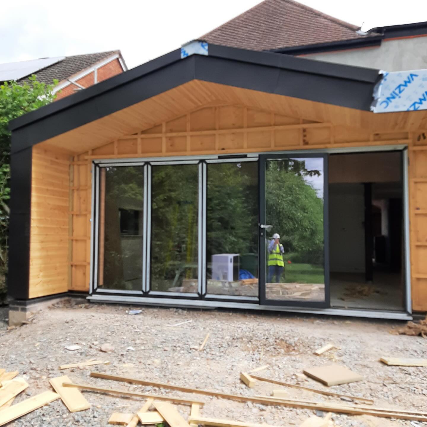 Making good progress on site at one of our projects in Kenilworth 🏠 🪵🔨
#timberframe #construction #zinc #cladding #onsite #kenilworthextension #kenilworth #architects #atarchitectsuk