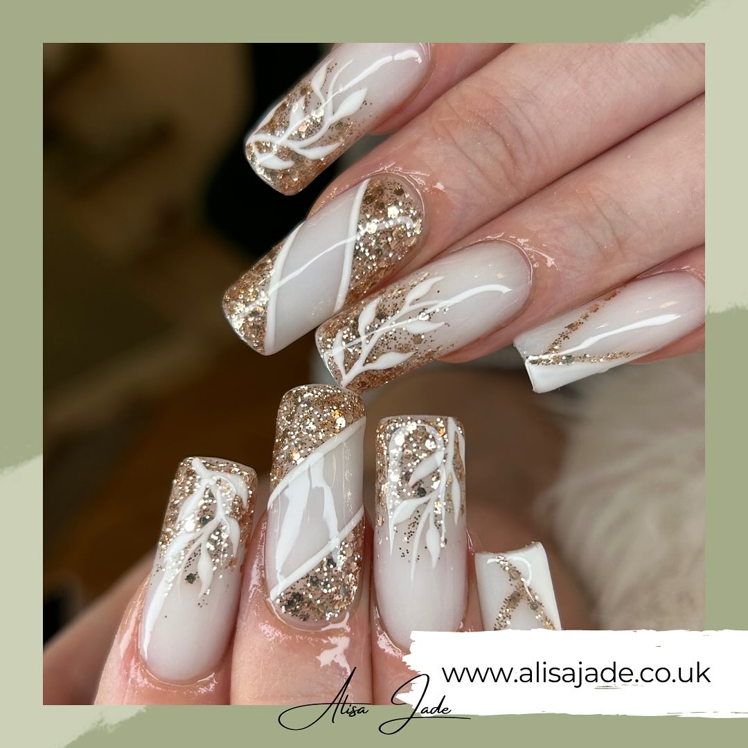 No Words ๐คฉ Just Sparkle โจ
#sparklenails #milkywhitenails #goldnails #goldsparklenails #nicenails