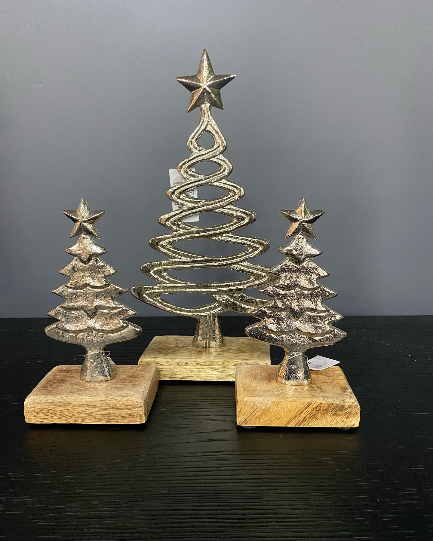 HOLIDAYS ARE COMING 🎄🎅🏼
Silver trees on wooden base
Small - £6
Large - £12
#christmasdecor #christmastree #christmasdecorations #christmasinterior #shoplocal #shopsmall #interiordesign