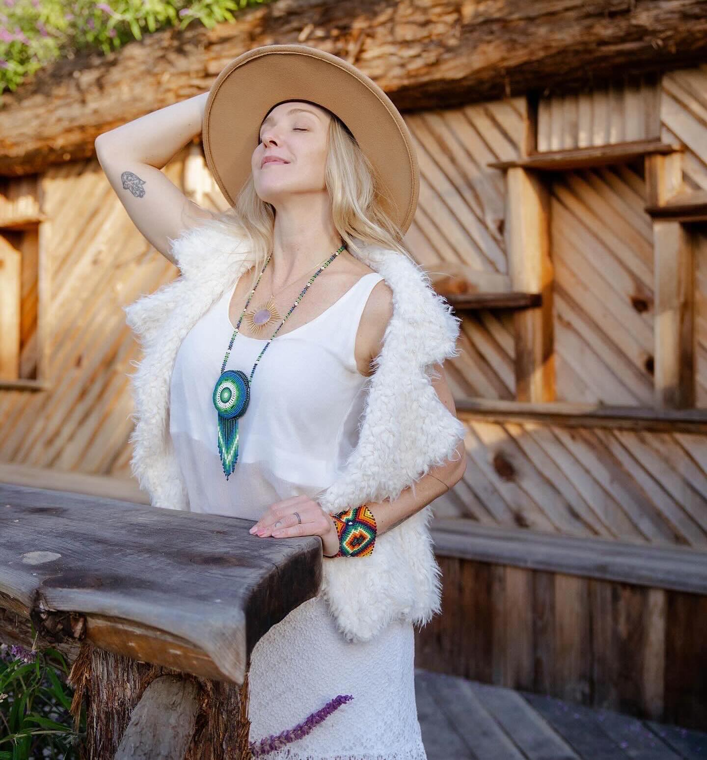 “The world needs strong women who will lift and build others. Who will love and be loved. Women who live bravely, both tender and fierce; women of indomitable will.” – Amy Tenney
Today I want to dedicate myself to all the powerful women who are part of Rama’s history and thank you for all your courage to be who you are. I honor each one of you.
I don’t have photos of many here, but I have gratitude in my heart and I feel very inspired by each one of you.
I’m proud to be who I am today, to have faced so many challenges outside my country as a business owner, knowing that each of these challenges taught me so many lessons and strengthened me even more as a woman.
I’m very grateful for every step I took and I know that without you it wouldn’t have been the same journey.💪🏻🙌🏻🫶🏻
Love you all! 💓
Obrigada !!!
Thank you !!!
@clarice_ramacrystals