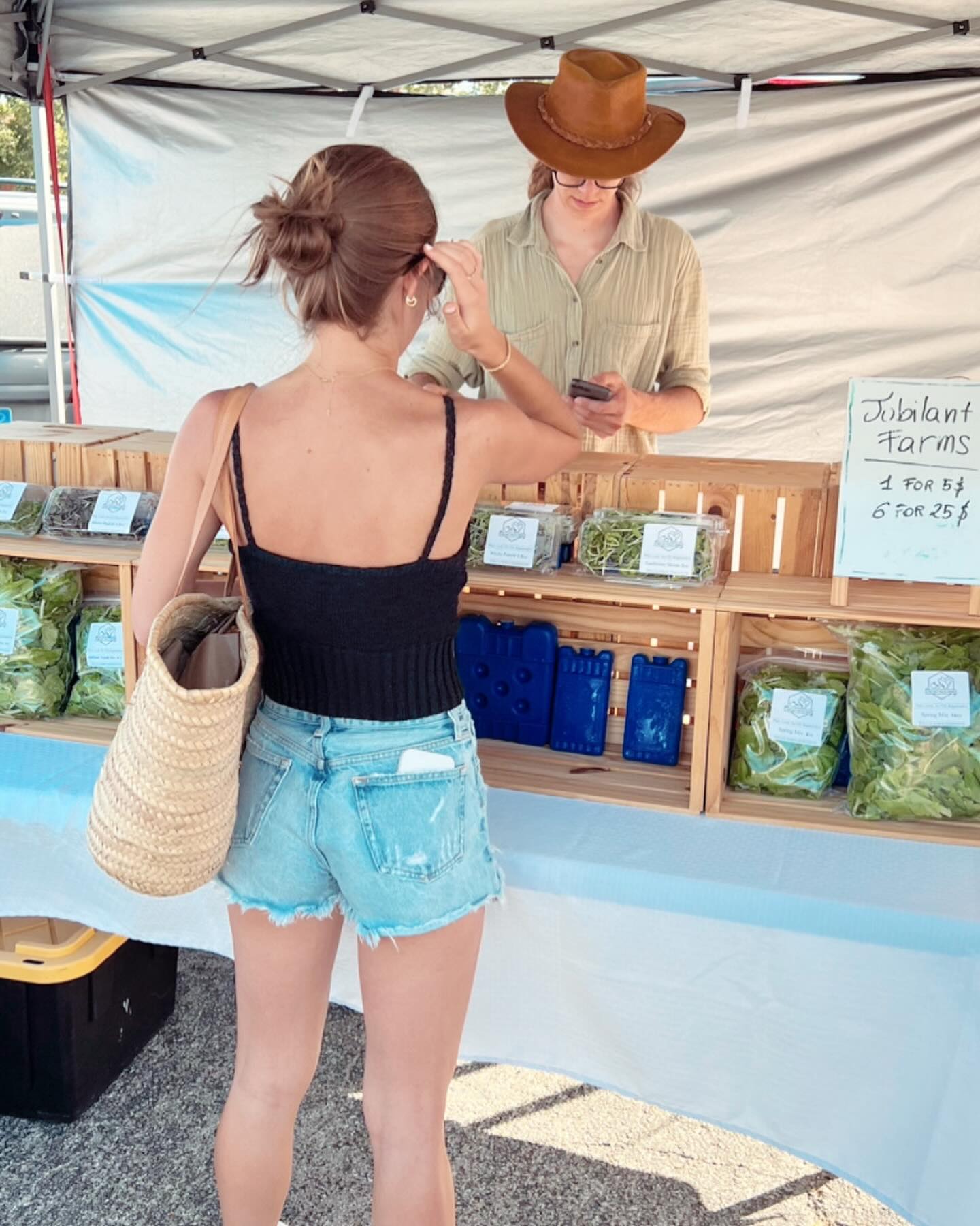 A few weeks ago I had the pleasure of chatting with one of the writers for @american_heart about the benefits of eating food that is in season for an article he was writing, which is out now!
Click the link in my bio to see what we talked about!!
🍓🍉🍋🥑🍏🍐🥭🍅
#myhealthfullife #RD #RDN #RegisteredDietitian #health #healthy #healthyfood #healthylifestyle #food #foodie #nutrition #eatclean #foodblogger #lifestyleblogger #blogger #blog #foodinspiration #healthinspiration #eatseasonally #farmtotable #americanheartassociation #aha