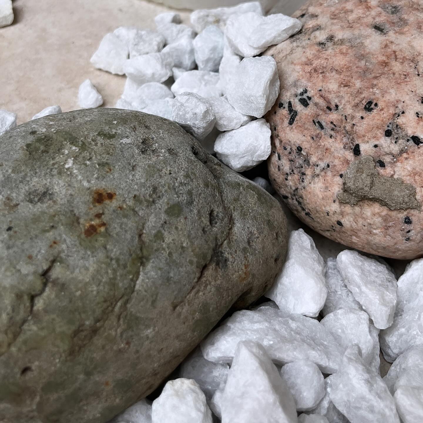 Mañana El viento en la Montaña + PetroLumen
En la casa de La Rioja en Buenos Aires @casadelariojaba
Performance con @joelocre
Gracias @santiagopuy y @huayra.molina 💫