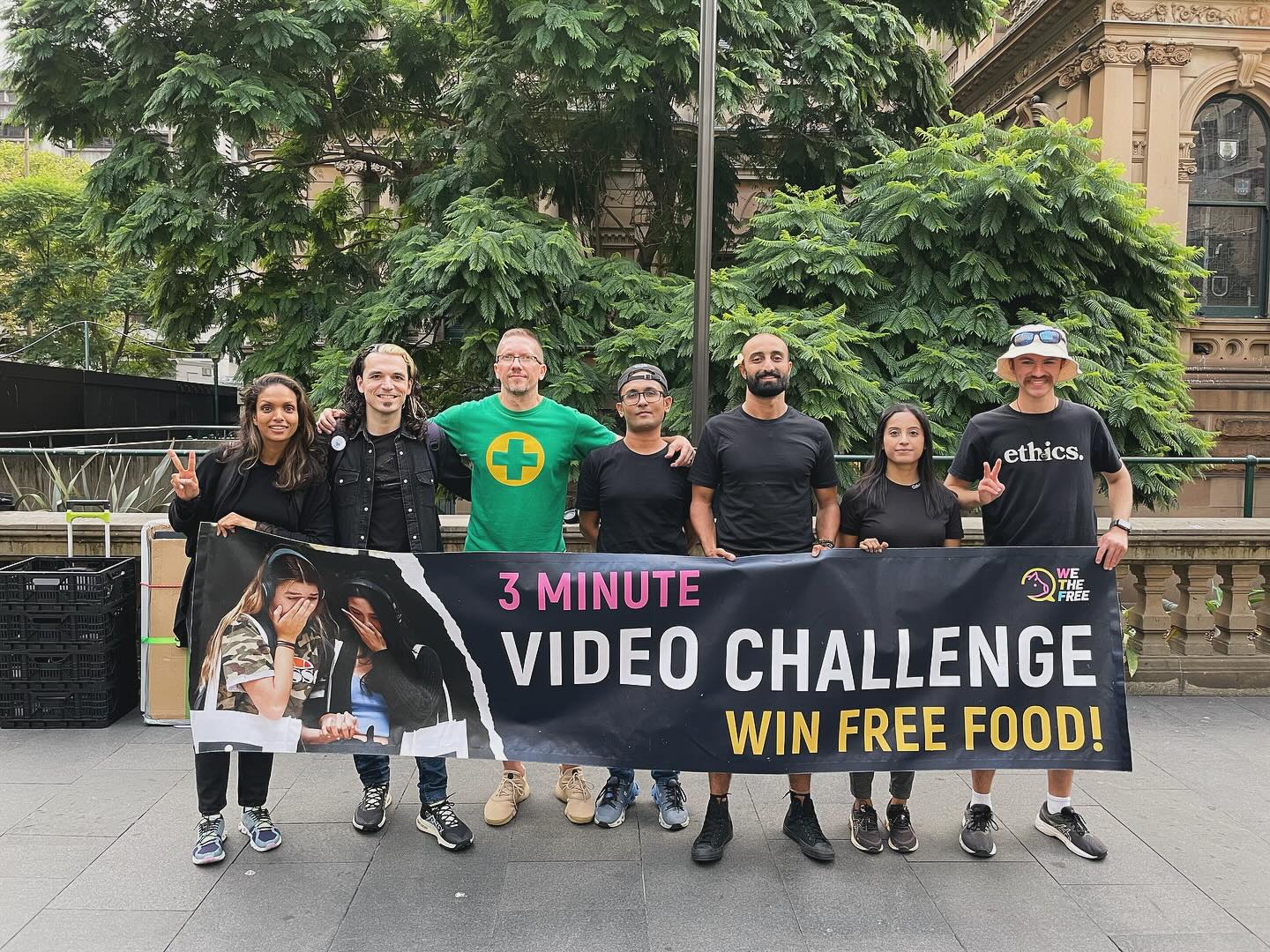 We had the opportunity to join @activism.wtf in Sydney for the 3 minute video challenge. 😃 Happy to see so many activists fighting for animal rights on this city. People who joined the challenge were very receptive and we had very productive conversations. Video coming up soon! 📣 On this challenge we ask pedestrians to watch a 3 minute video to the end and receive a free snack. On the video they see graphic content of the standard practices of animal agriculture in Australia. Great to meet all these fantastic activists. Keep up your great work!
🇪🇸 Spain, get ready! Soon we’ll start doing this form of activism in our Spanish branch of WTF in Santander @activism.wtfsantander
💚🇦🇺
Tuvimos la oportunidad de unirnos al grupo de @activism.wtf en Sydney, Australia, para el reto del video de 3 minutos. 🤩 Felices de ver a tantos activistas luchando por los derechos de los animales en esta ciudad. Las personas que se unieron al reto fueron muy receptivas y tuvimos varias conversaciones muy productivas. ¡Publicaremos un video pronto! 📣 El reto consiste en ver un video de 3 minutos hasta el final para recibir un snack gratis. El video contiene imágenes gráficas de las prácticas estándares en la industria ganadera en Australia. 🇦🇺
🇪🇸 España, prepararos, pronto haremos este tipo de activismo en las calles de Santander con el grupo español de WTF @activism.wtfsantander 💚
#wtf #wethefree #animals #animales #activism #activismo #vegan #veganism #veganismo #animalrights #derechosanimales #justice #justicia #protest #protesta #sydney #australia #spain #santander #outreach #love #loveislove #amor #respect #respeto #compasion #compassion #animalagriculture #ganaderia