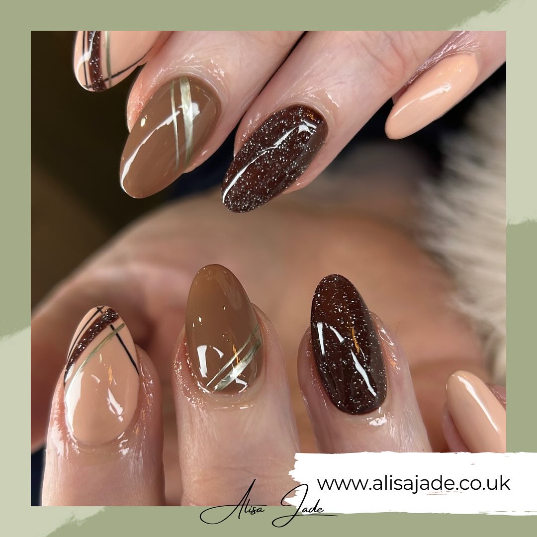 Last Hurrah for the darks before the spring pastels ๐
๐
#brownnails #darknails #winternails #nearlytimeforspring #springnailspending