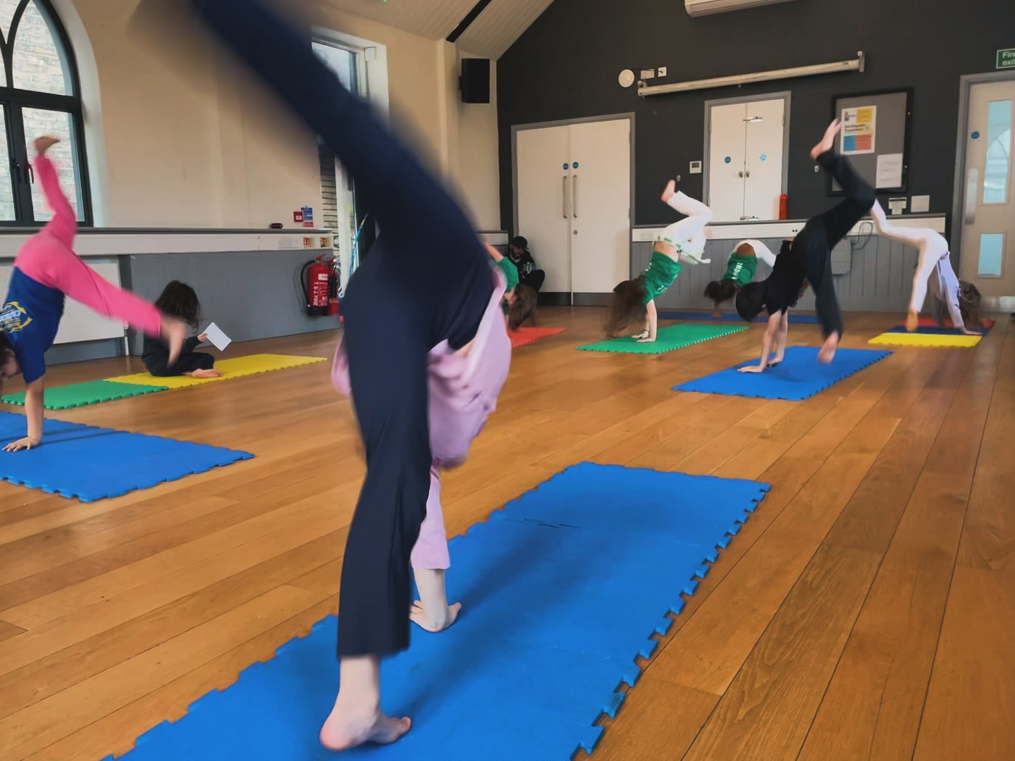 Hello!
This Wednesday 4th of September We are starting Capoeira classes,
Free trial Session for kids that never done capoeira Before
WEDNESDAYS
3:45pm kids from 4 to 6years old
4:45pm kids from 7 to 12 Years old
Shaftesbury hall
Dm For info @capoeiranativoslondon
Nativoscapoeira@gmail.com