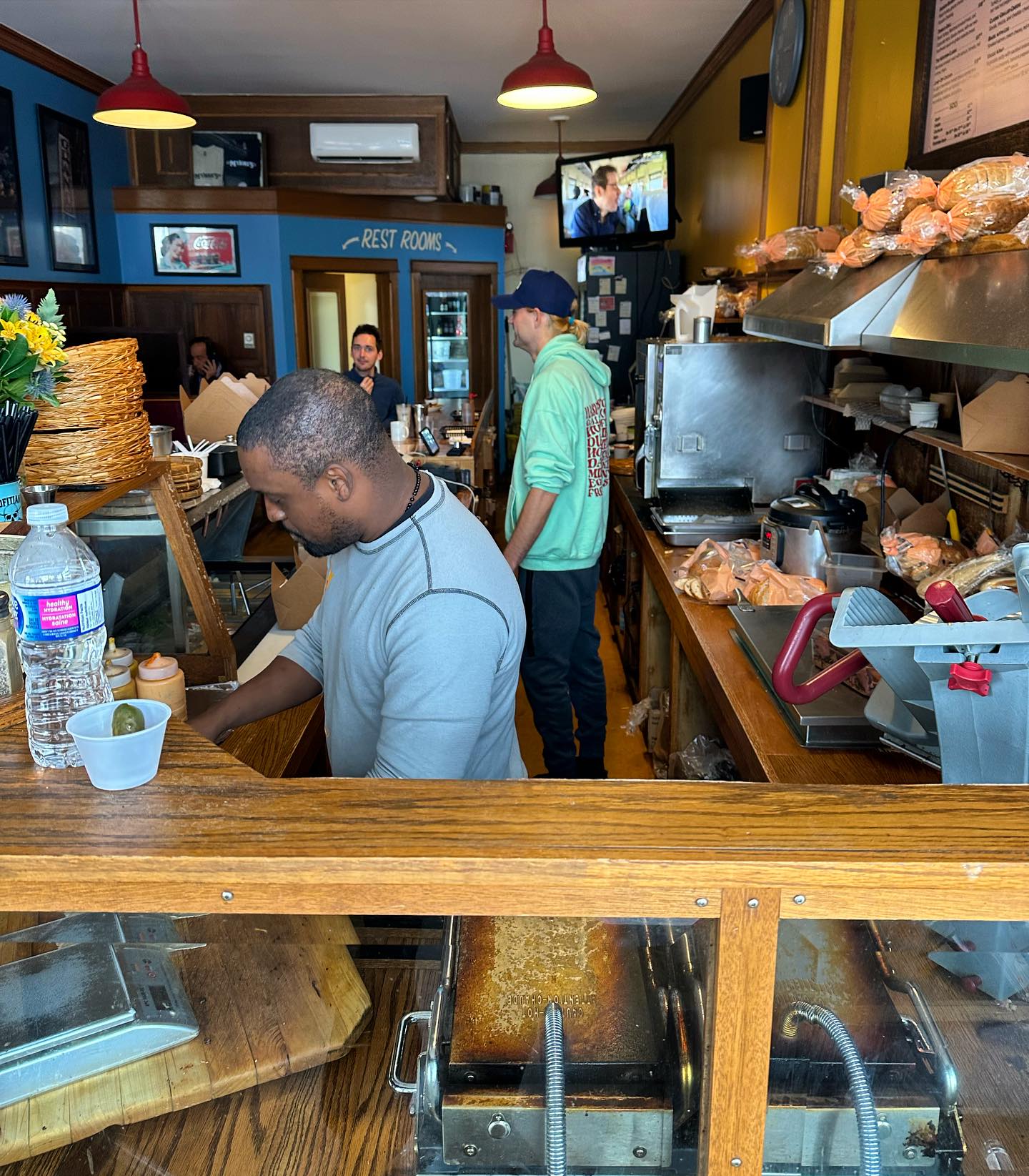 The Deli Boys in action 😎
Come say to Dre & Cory until 7pm tonight!