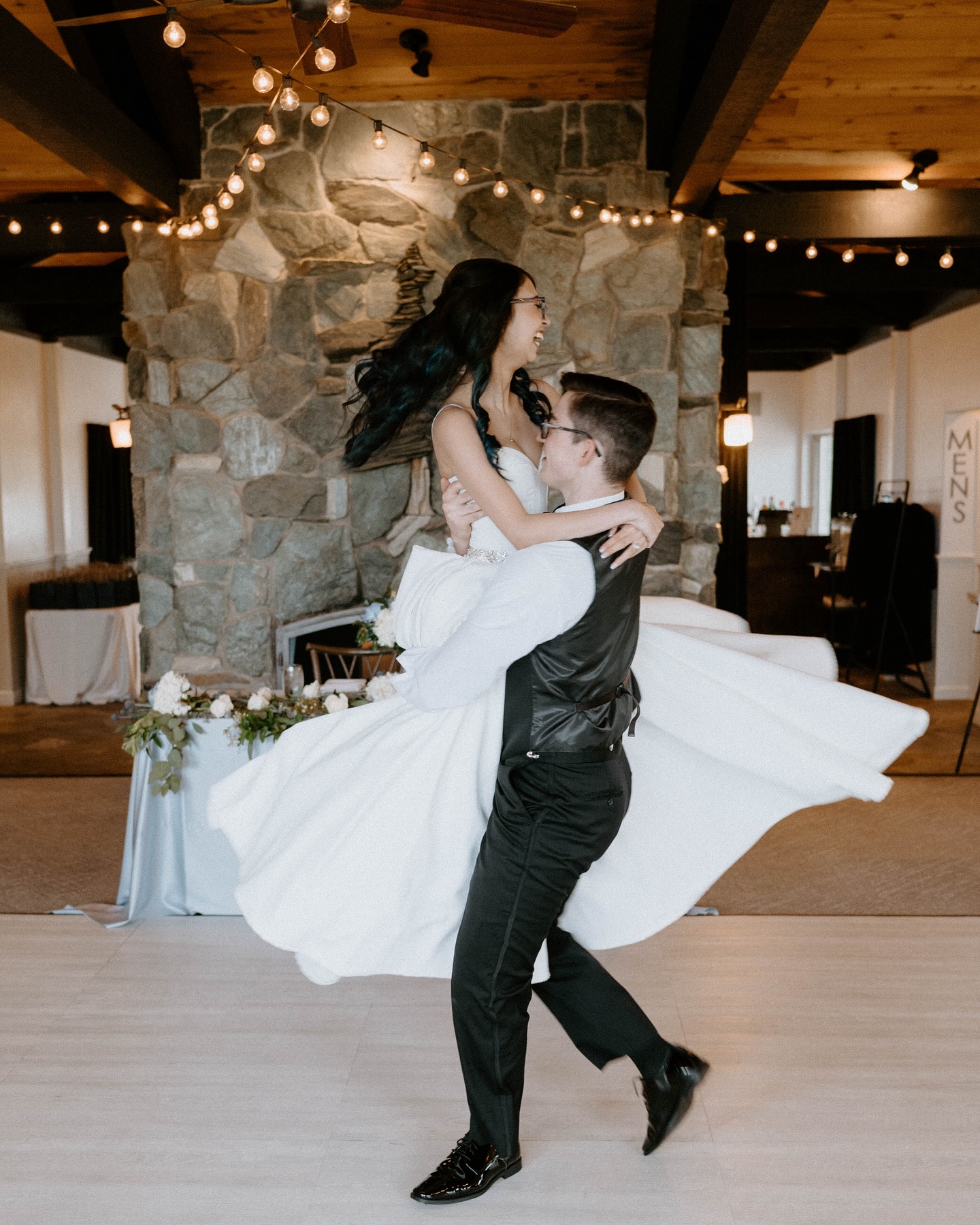 swooning over this first dance photo that @4joymedia captured so perfectly 💃🏻🕺🏻