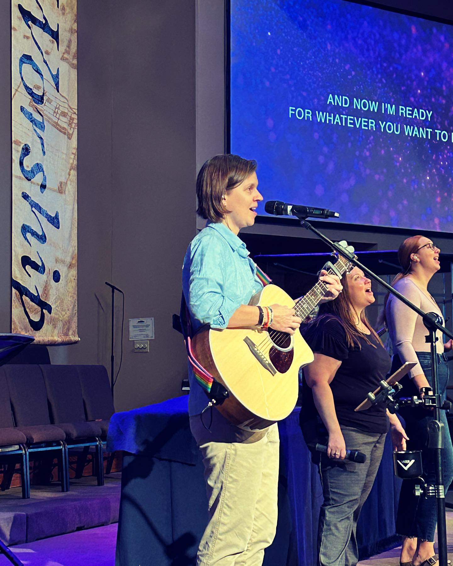 In her element during worship @epiphanyumc_loveland @jenziebol @mid_life_reverie_band