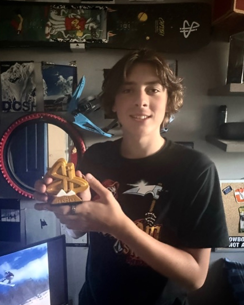 As a second year team member, Jayden Murray made an enormous amount of progress over the season, exiting a completely different rider from the one who laced up on his first day of the season. Jayden worked extremely hard on his fundamentals and it showed with how solid his spins and rail tricks were by the end of the winter. This change caught the eye of The Senders coaches, who voted him as the Most Improved Male rider in the 14-15 year old category. Jayden moved up from 787th in the World to 588th this past season. Congratulations Jayden!