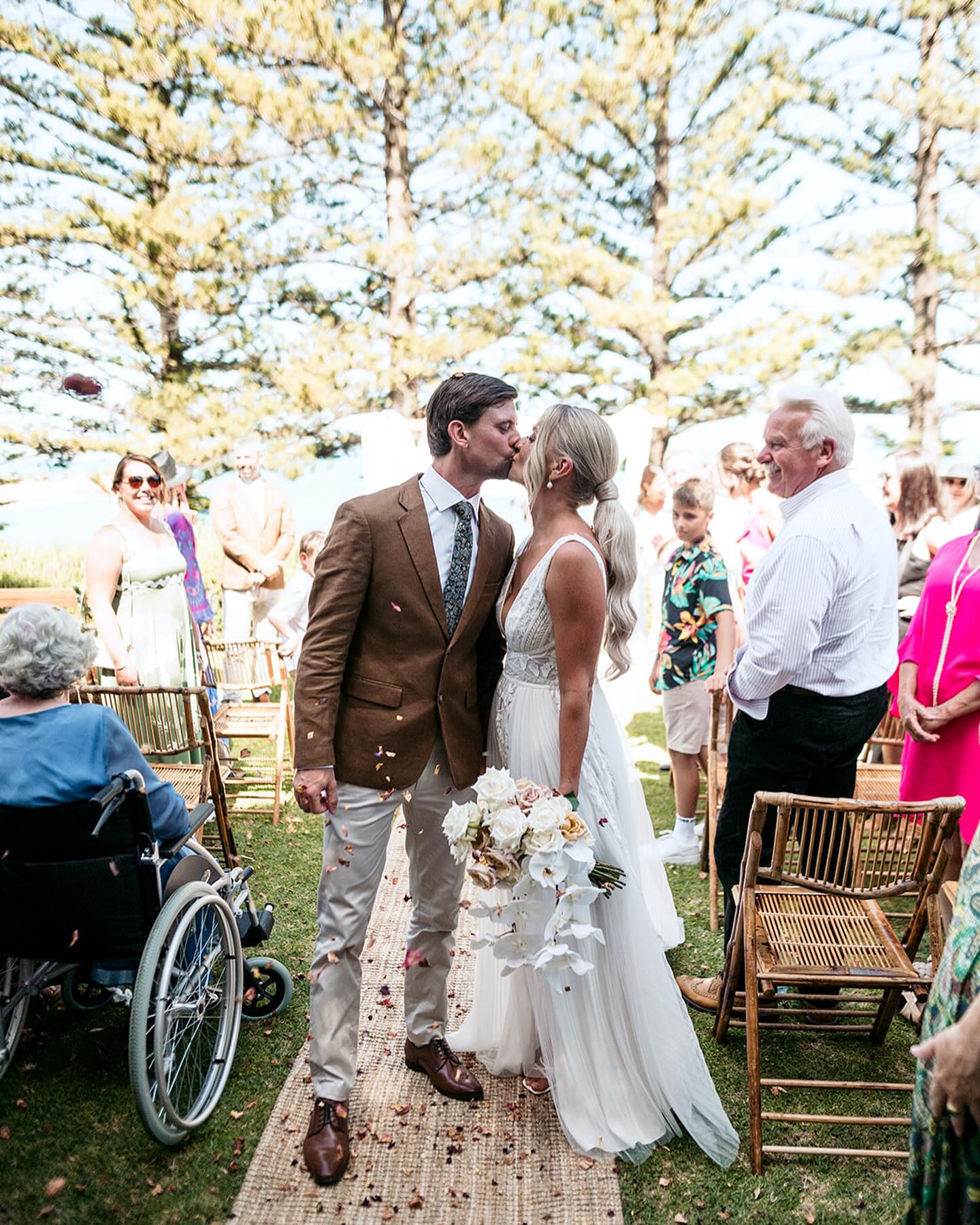 Our wedding day was an absolute dream✨✨✨
@ruedeseinebridal @evan_bailey_photography @smallwhitedog_ @beccrook_mua_hairdresser @kristy_wood_marriage_celebrant @thebridelab