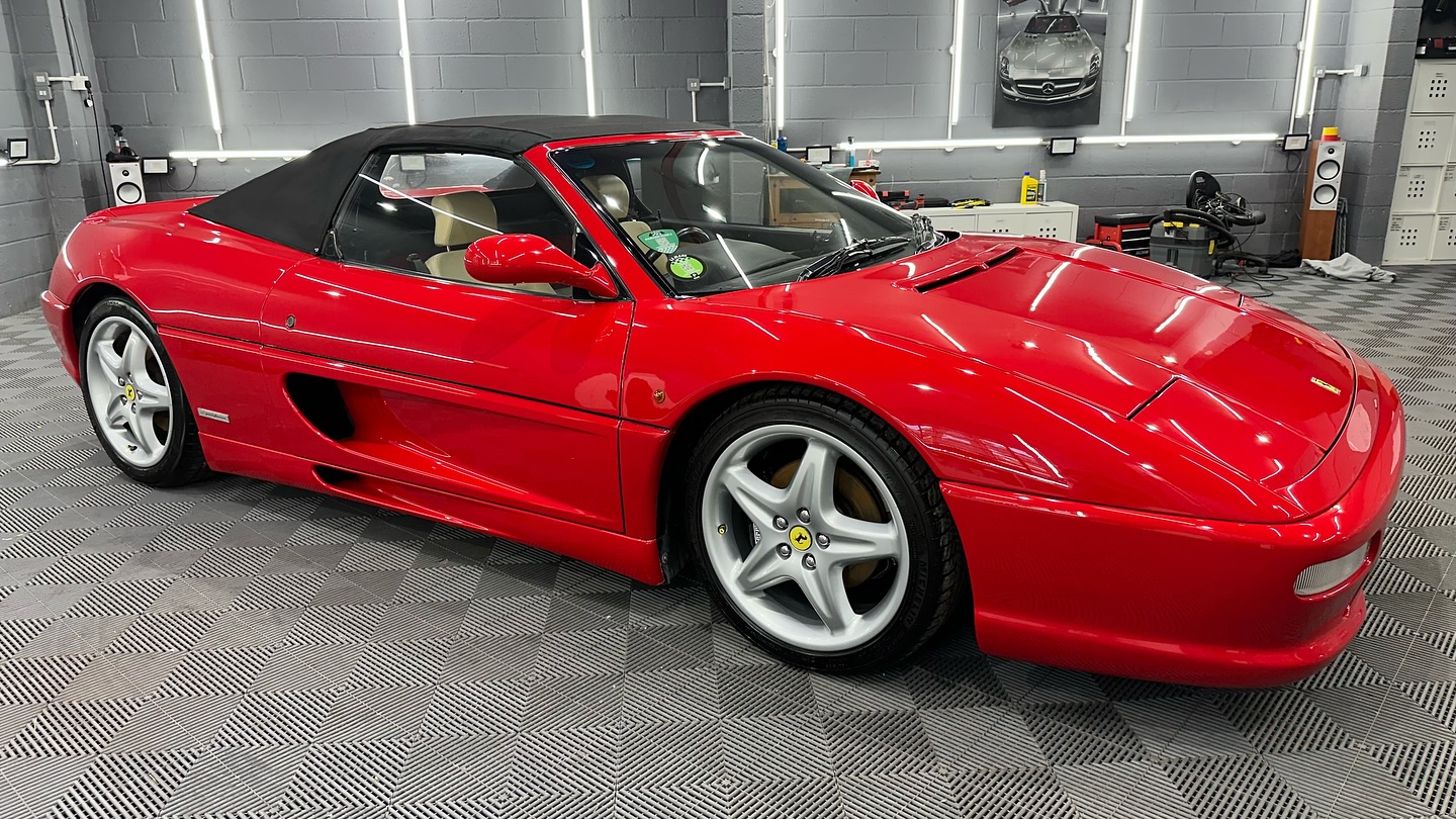 Ferrari F355 spider in with us recently for a single stage machine polish and @garage.therapy.channel 3:CS sealant.