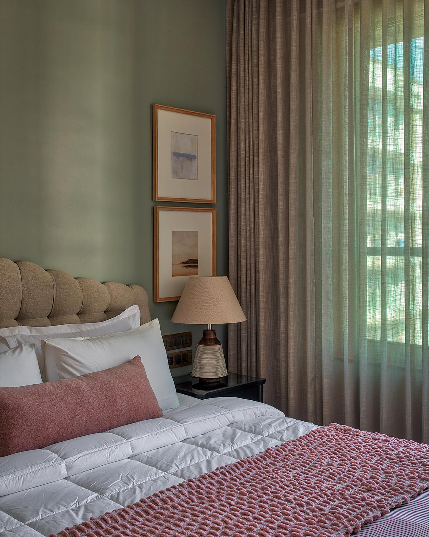 Breathing in all the beautiful details of the Casa Grace Home... 🤍
Project Management, Interior Design and Styling : @casa_novo
#interiordesign #interiorarchitecture #interiordecor #design #art #furniture #bespoke #love #inspiration #india #instagram