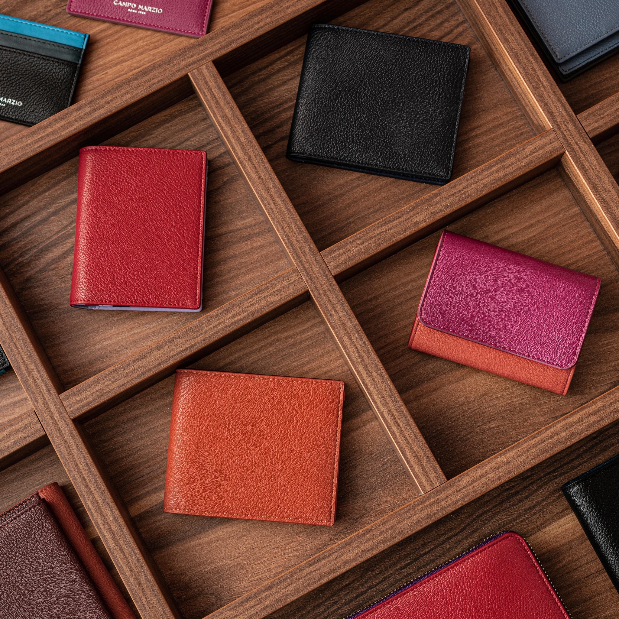 Upgrade your style with our variety of luxurious Campo Marzio leather wallets for both ladies and gentlemen. Crafted with elegance and functionality in mind. #CampoMarzio #LeatherWallets #Fashion