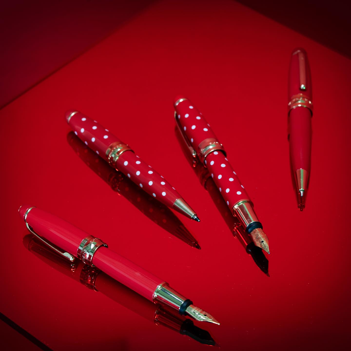 Express your love with elegance this Valentine’s Day ♥️✒️ Discover the timeless beauty of Campo Marzio pens - the perfect gift for the writer, the dreamer, and the love in your life.
#CampoMarzio #ValentinesDay #GiftIdeas